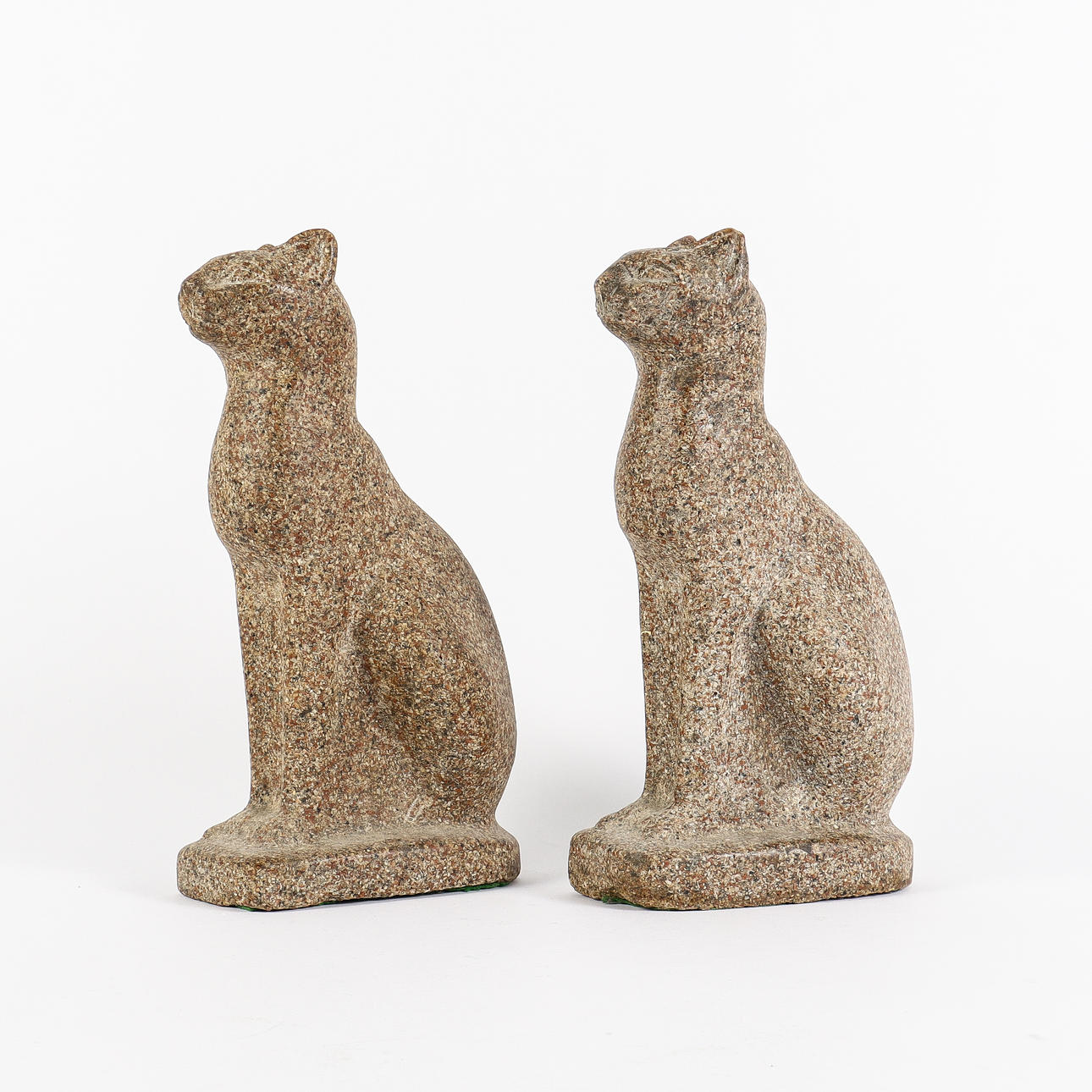 SCULPTURES the couple, stone material.