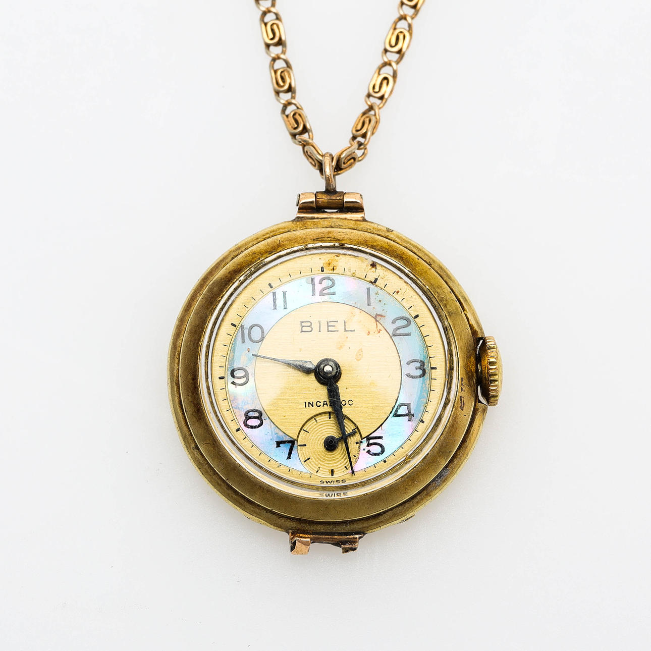 HANGING WATCH, 14K with chain in doublé.