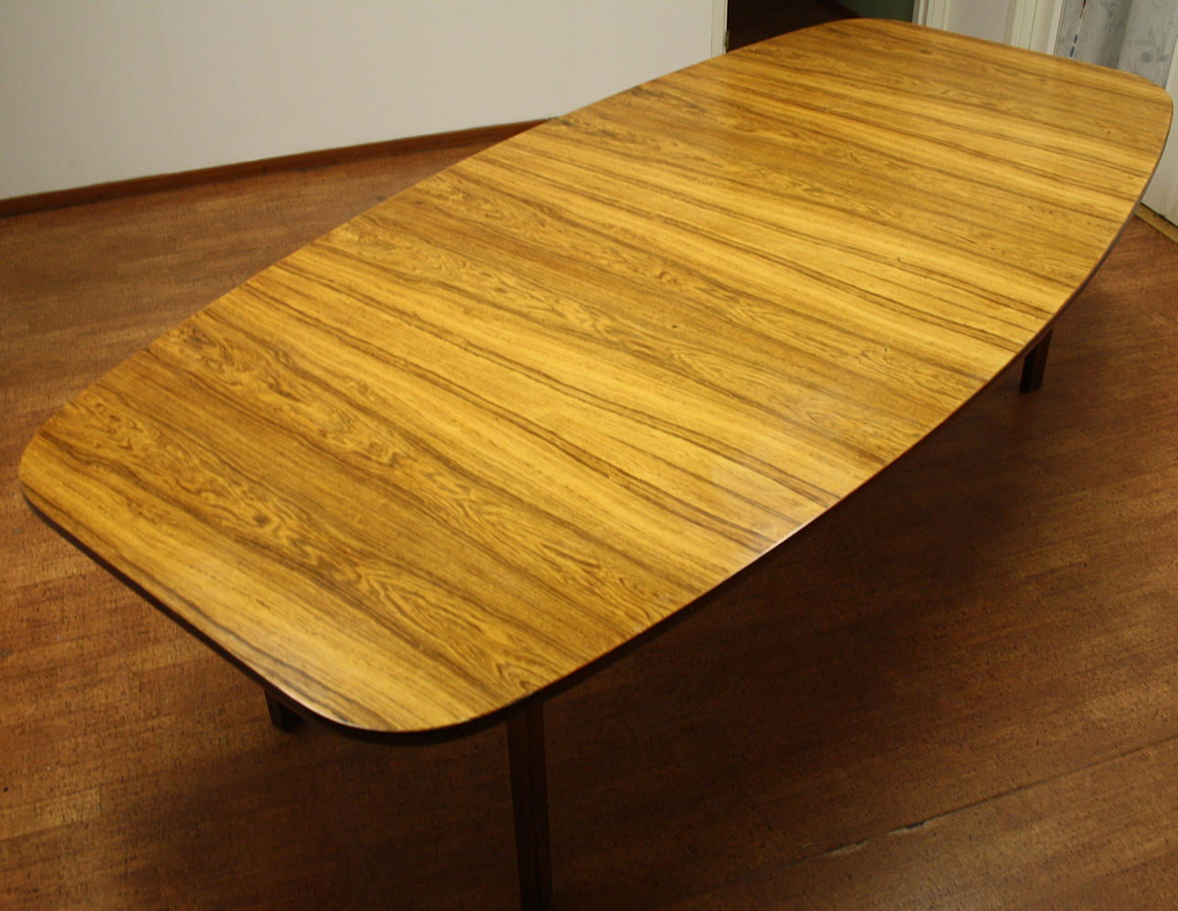 MATSALSBORD / KONFERENSBORD, Ädelträ, 250x120cm.