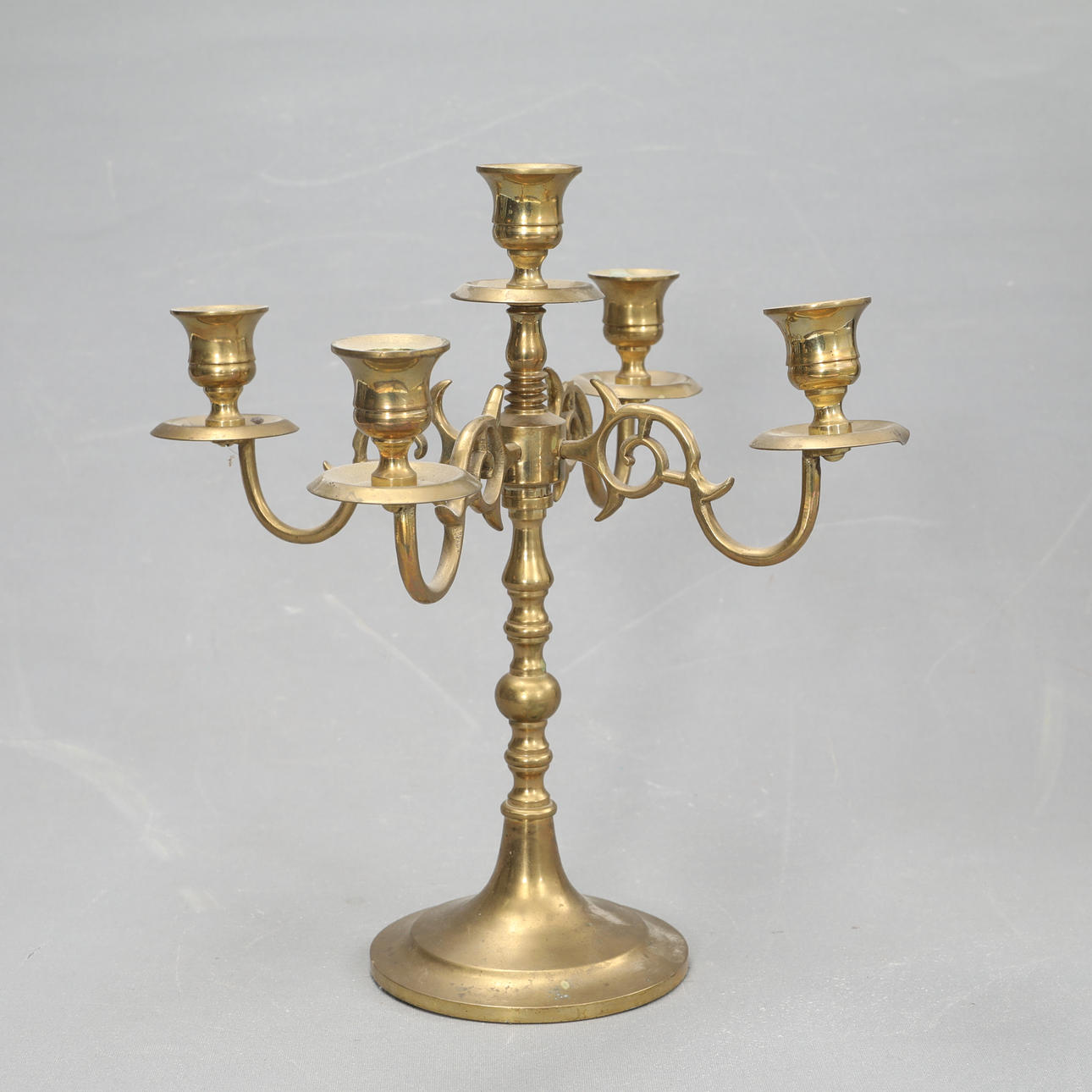 5-vartinen kynttelikkö, messinki.