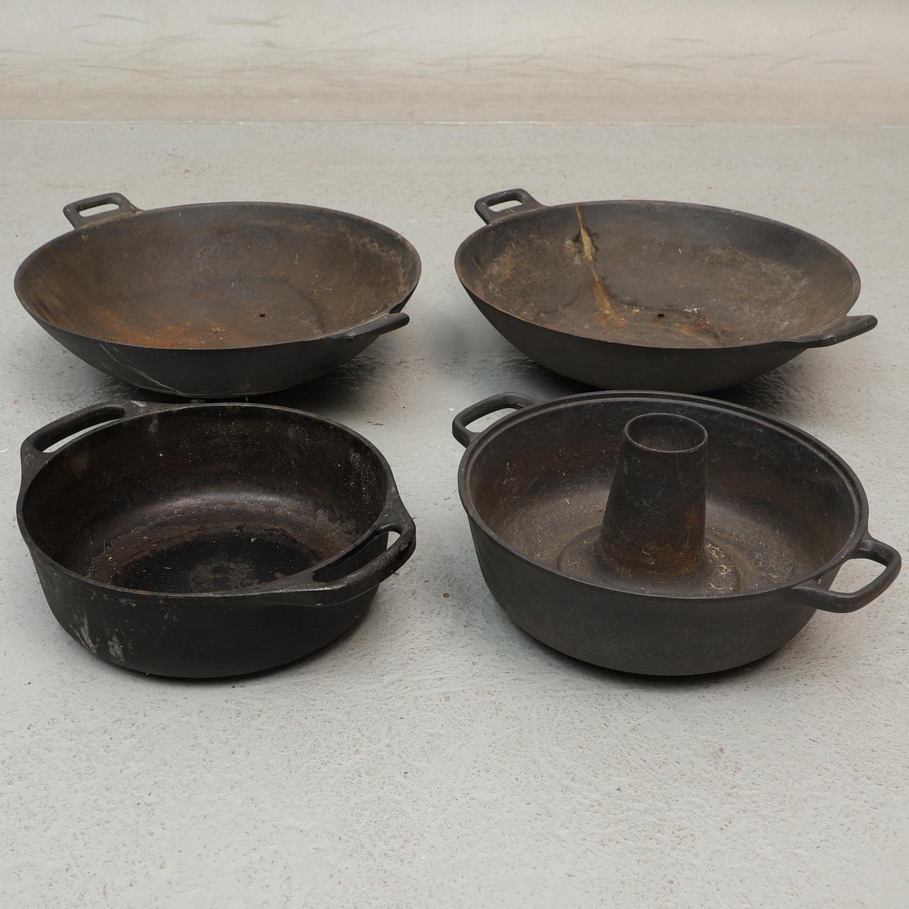 PANNUT, 4 kpl. valurautaa, 1900-luku.