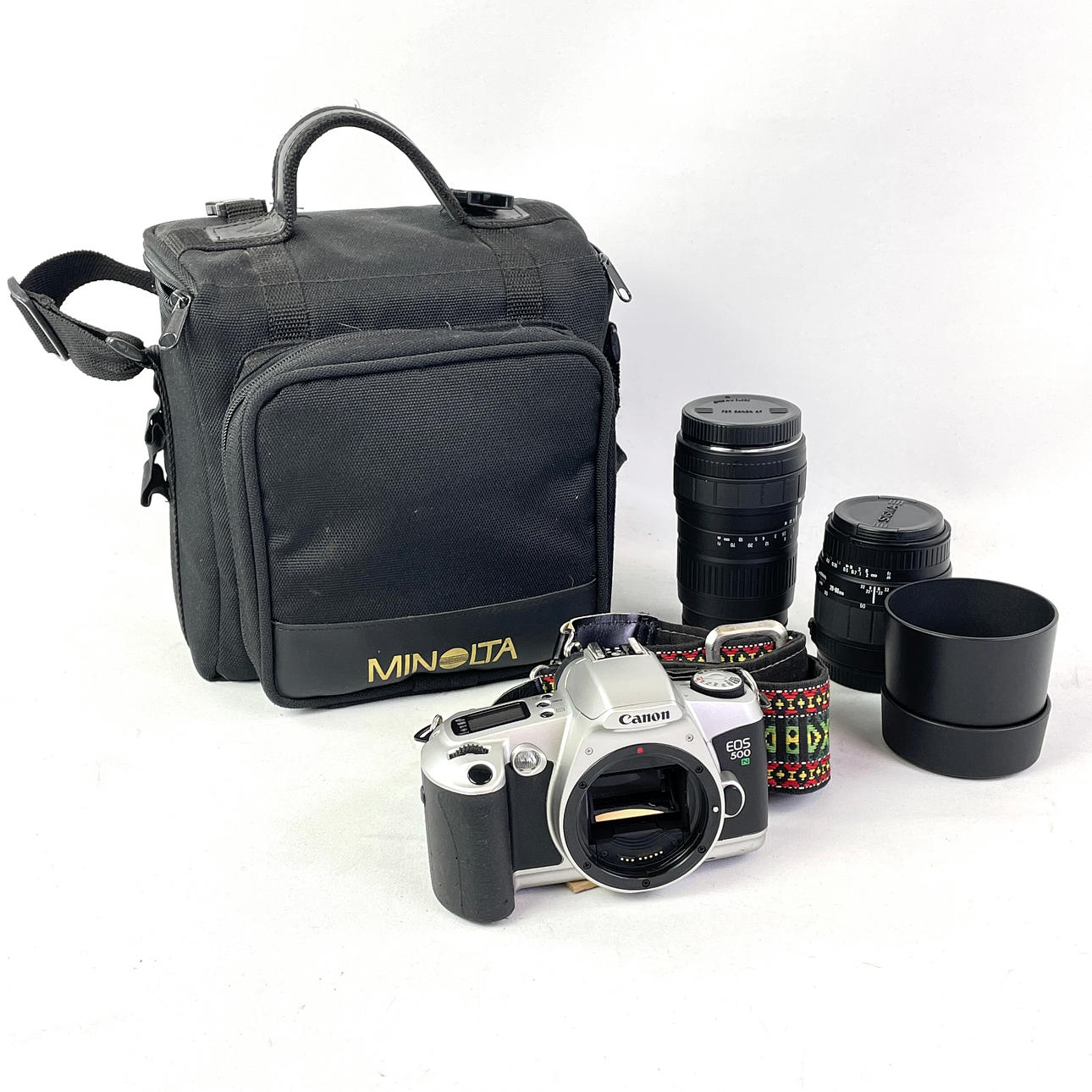 ANALOG SYSTEM CAMERA. Canon EOS 500 N, with lens, case & accessories.