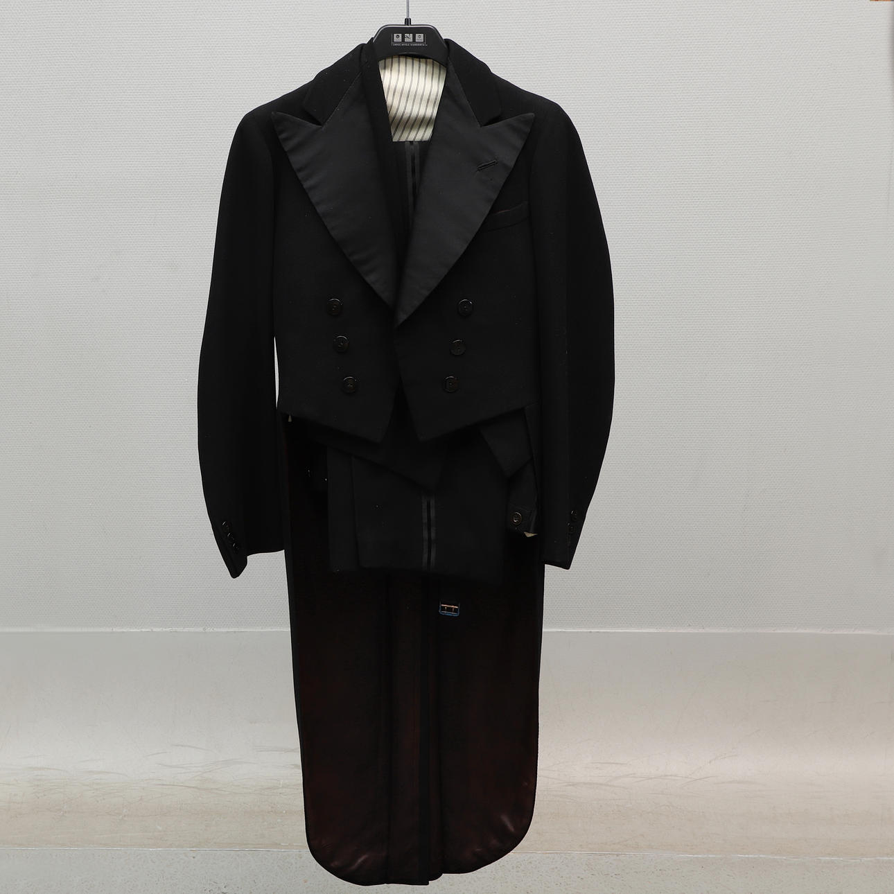 FRACKKOSTYM, 3 delar, frack, väst och byxor.