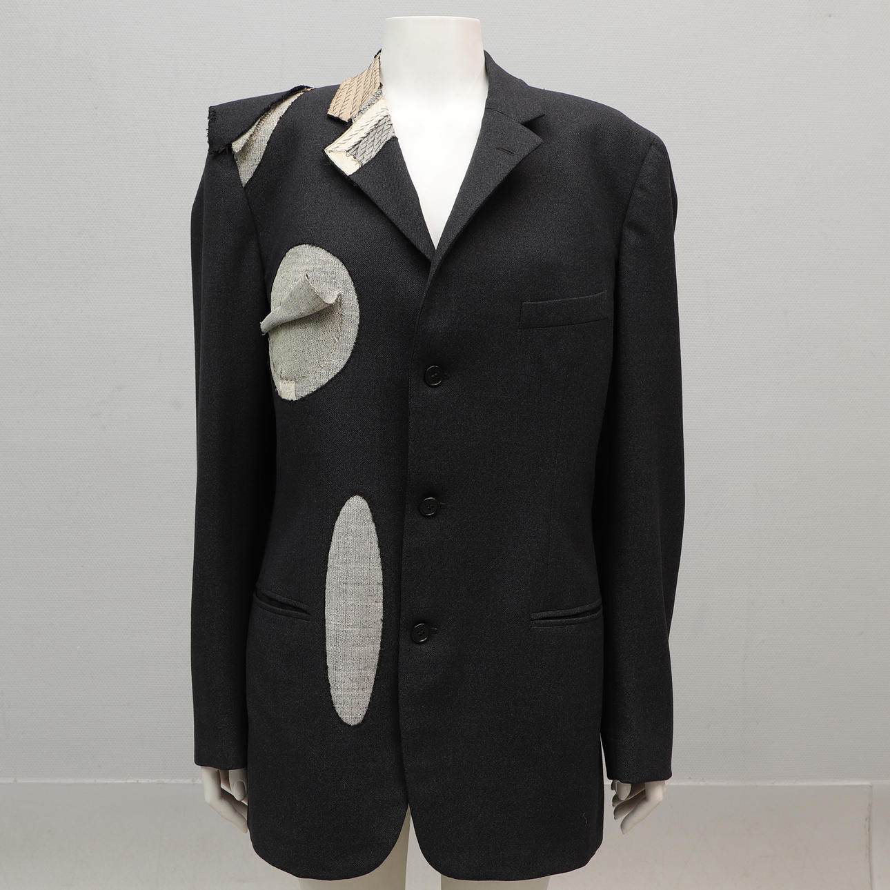 A bum jacket, Rang imperial, size 50.