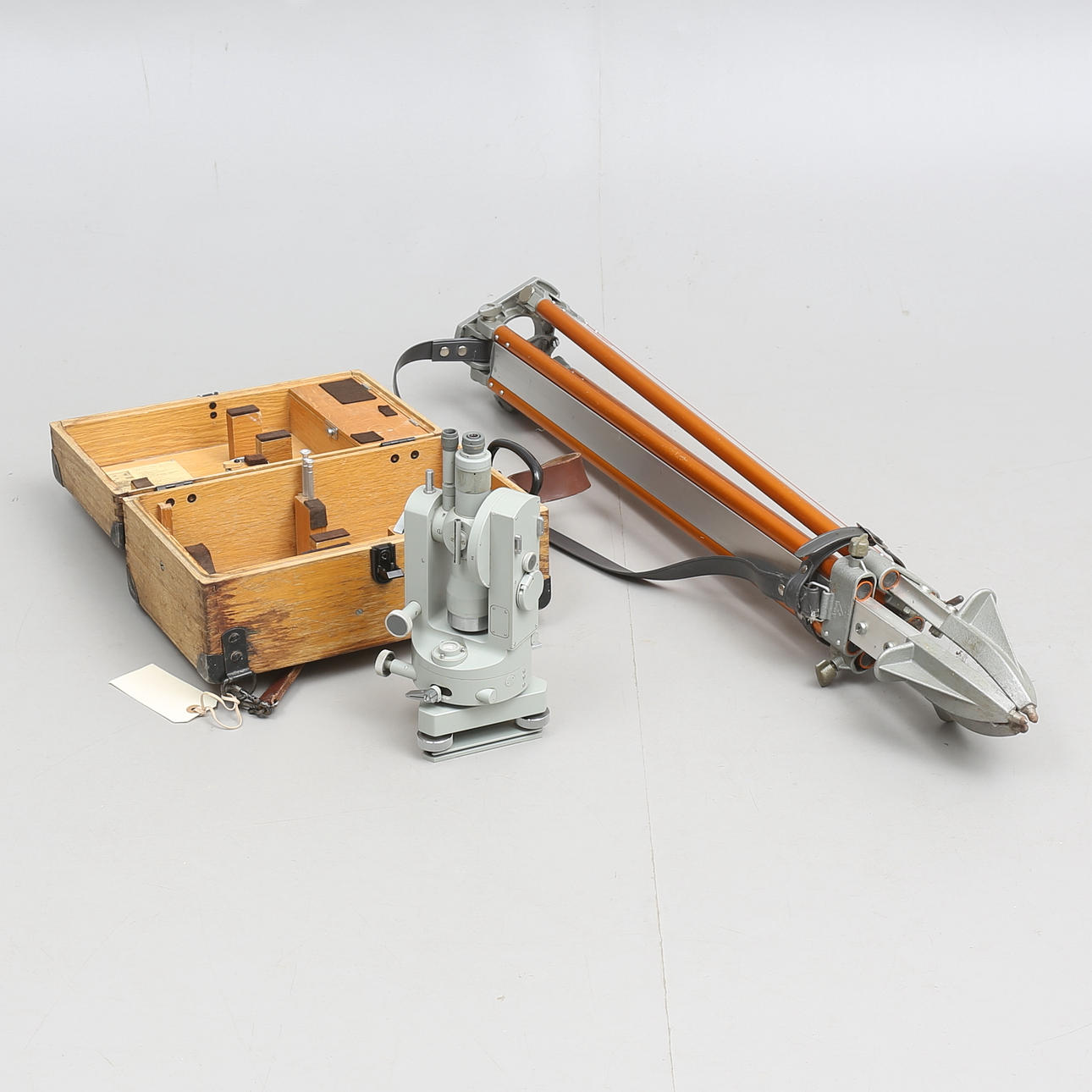 TACHYMETER, Teodolit "theo 020".