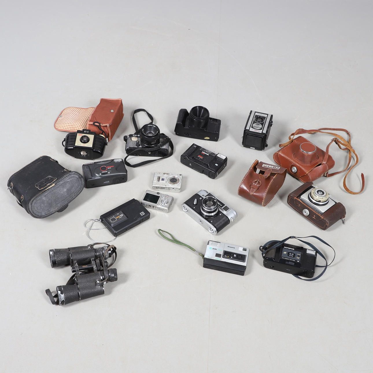 A QUANTITY OF ASSORTED CAMERAS.