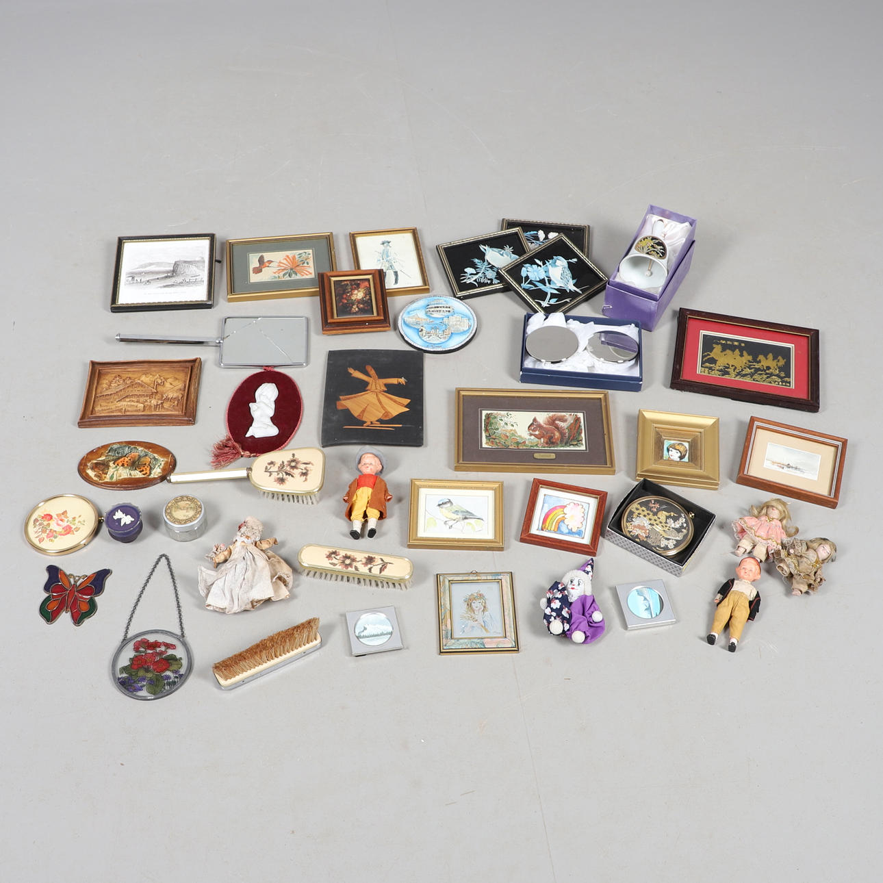 EN MÄNGD OLIKA MINIATYRTRYCK ETC.