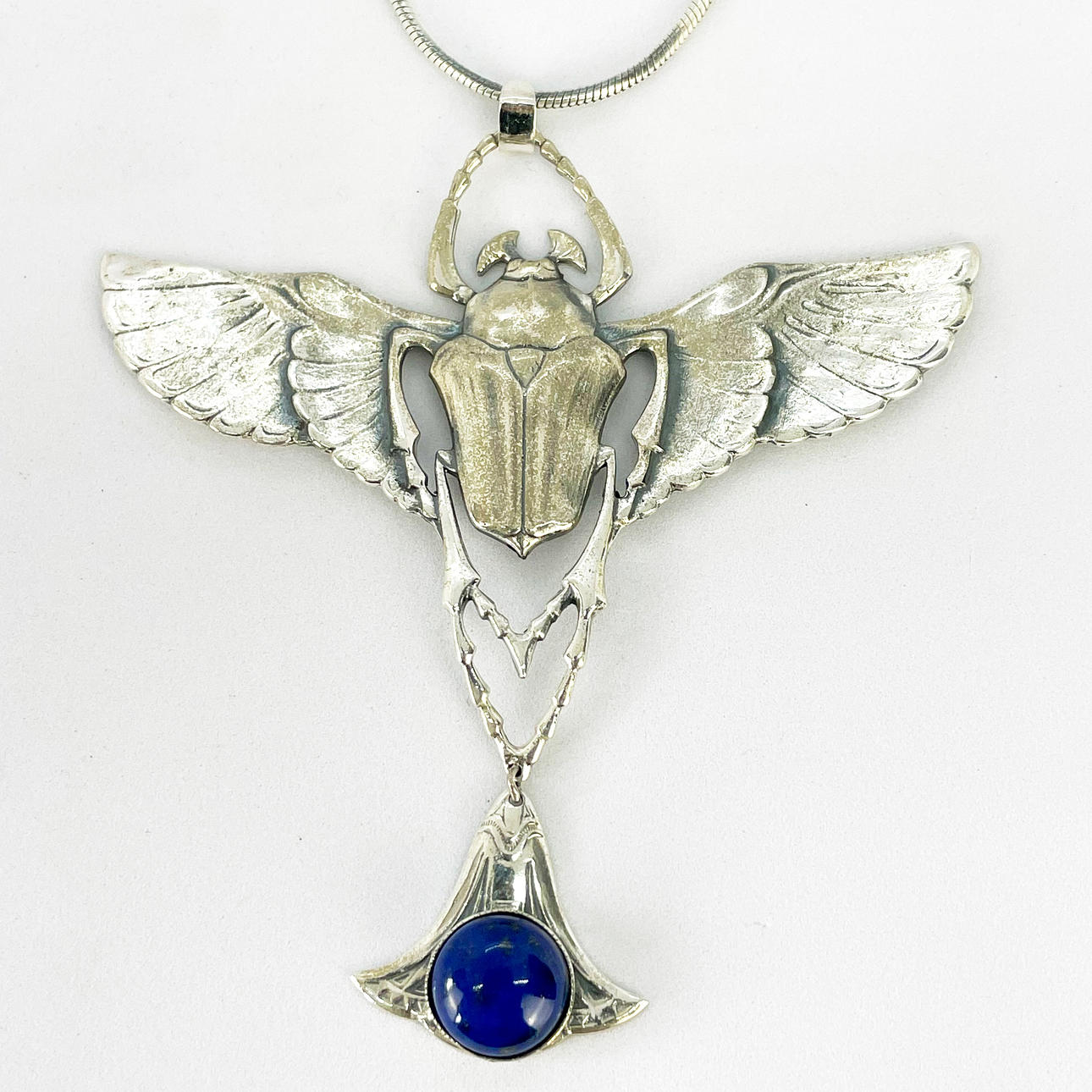 SILVER BEETLE PENDANT AND CHAIN.
