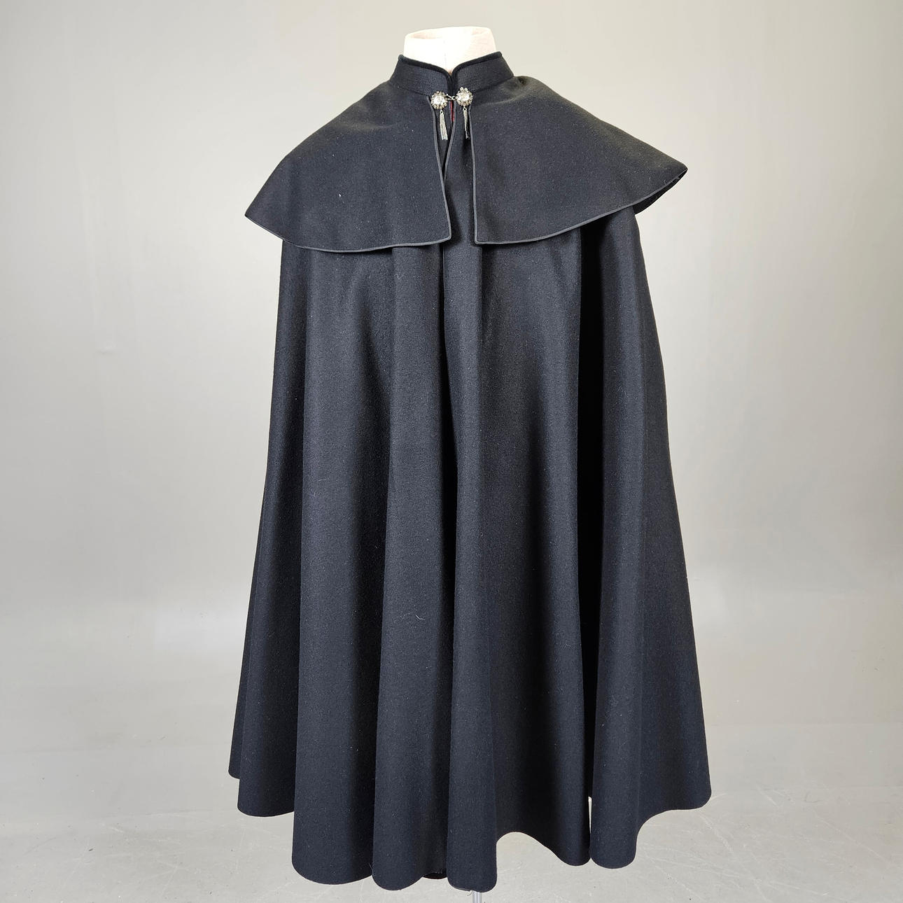 Slingmantel, El Corte Abel.