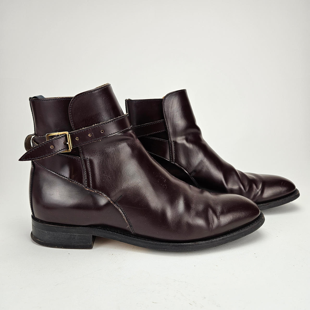 Ein Paar Schuhe aus England.