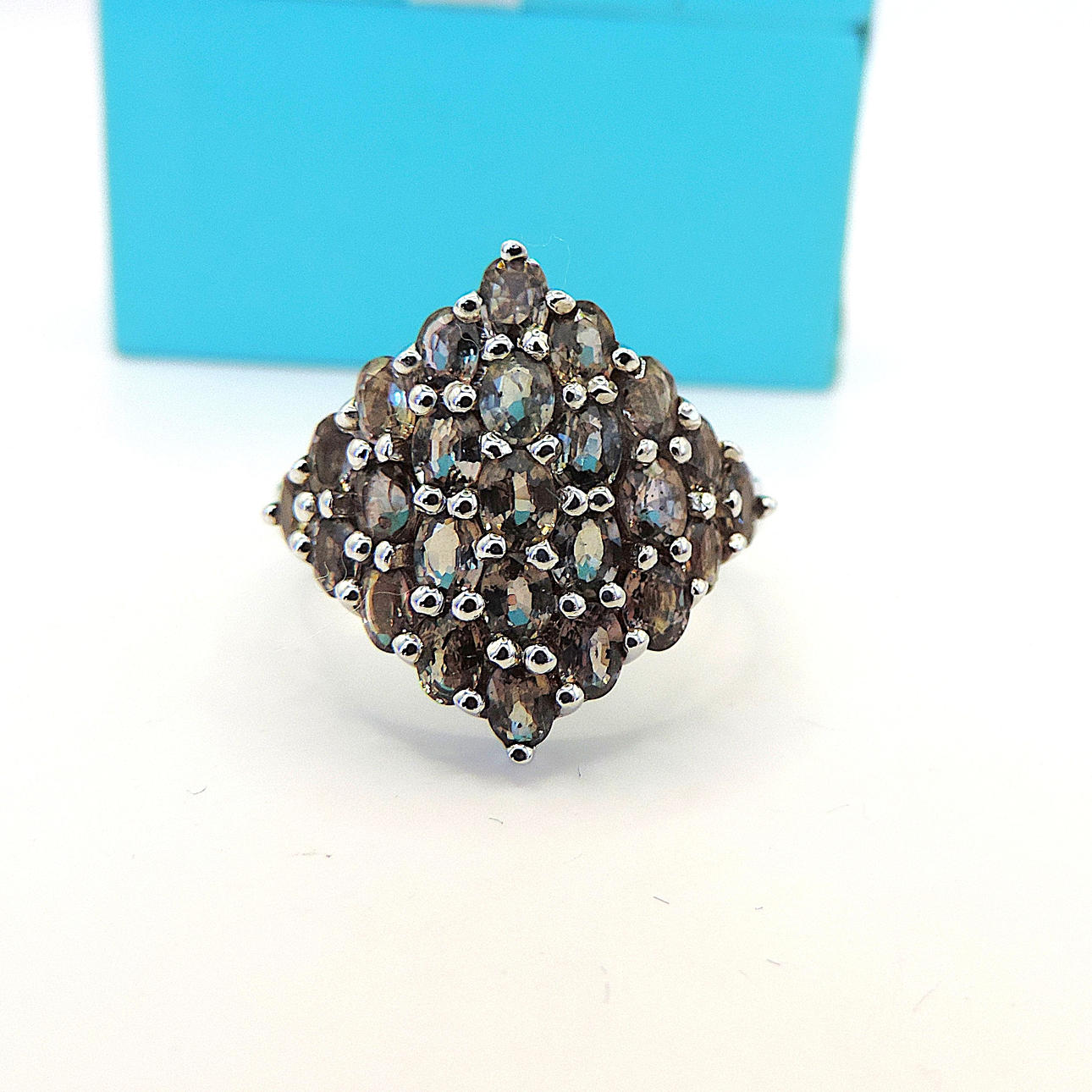 STERLING SILVER PARAIBA TOURMALINE RING.