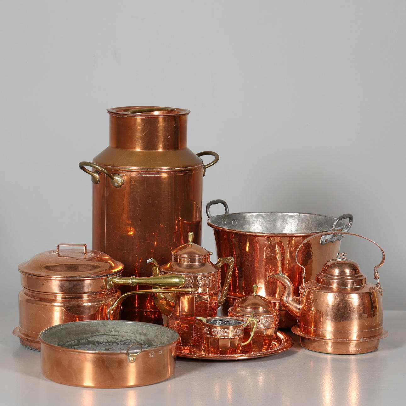 OBJETOS DE COBRE, 9 piezas.