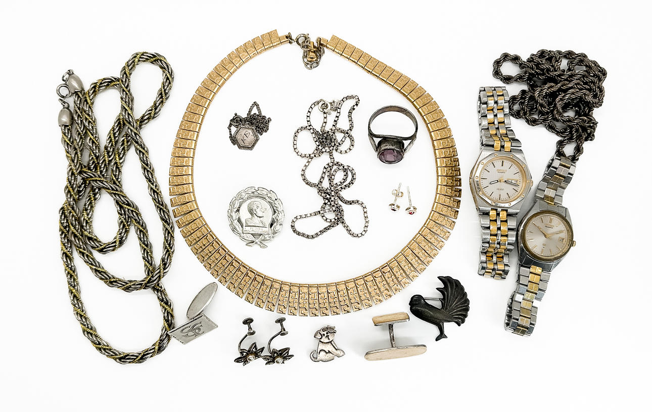 BIJOUTERIE, bulk, mostly silver.