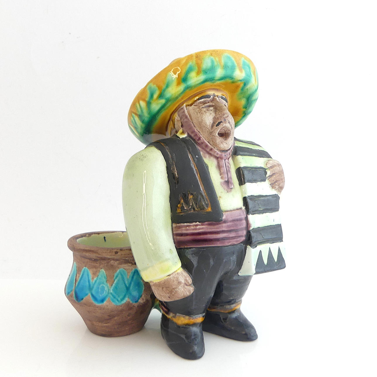 GUNNAR NYLUND. figurin, "Mexicanare", Rörstrand.