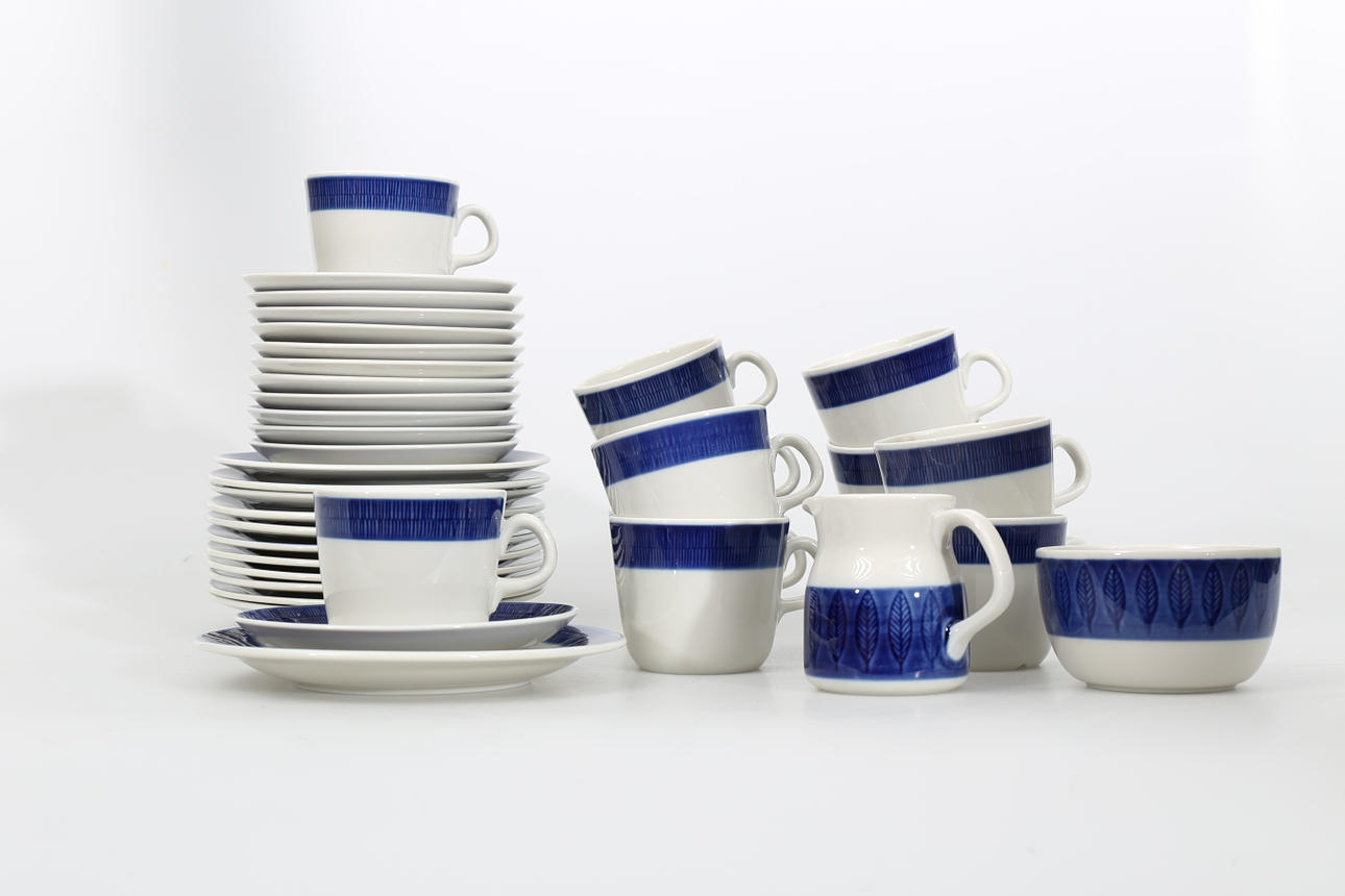 KAFFESERVIS, porslin, "Koka Blå", 38 delar, Hertha Bengtsson, Rörstrand.
