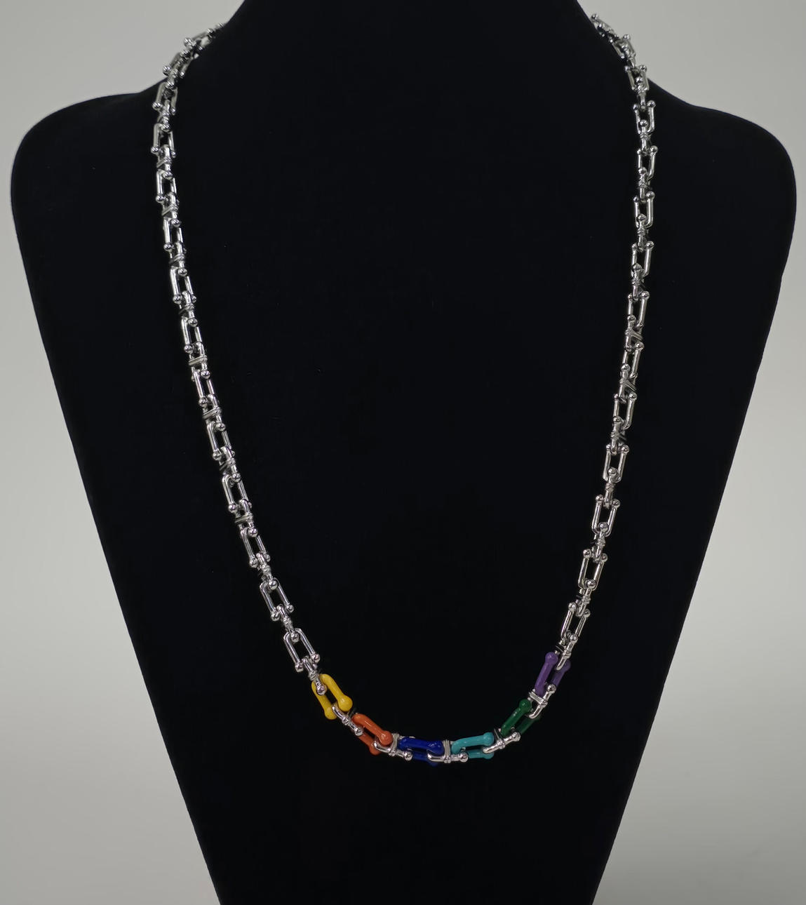 LOUIS VUITTON STIL SØLVLINK HALSKÆDE.