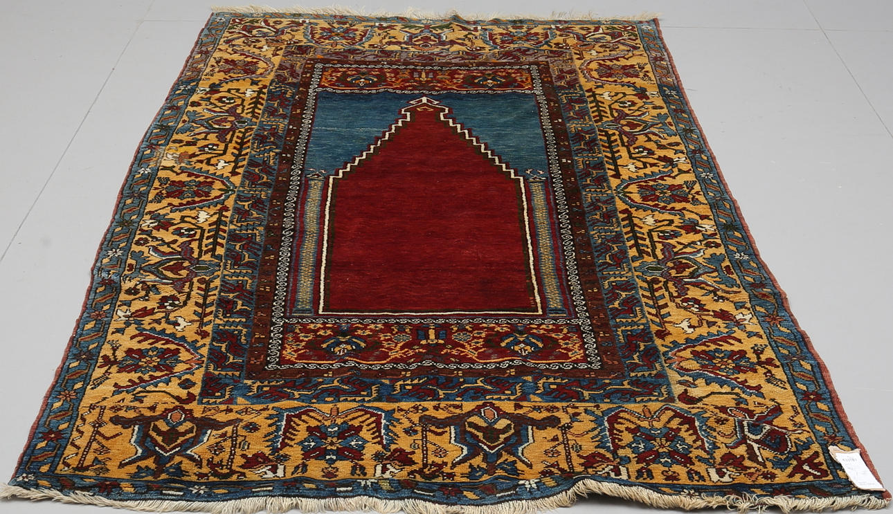 MATTA, orientalisk. Ca 220 x 138 cm.