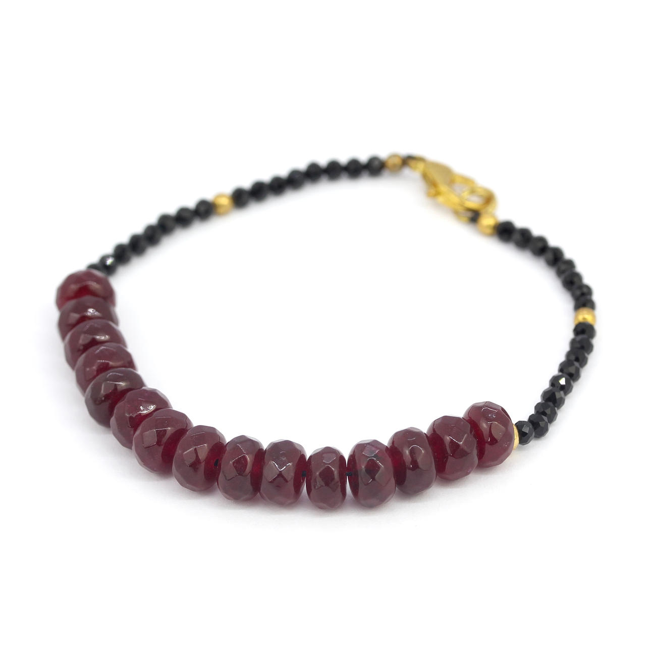FACETED GARNET BEAD BRACELET.