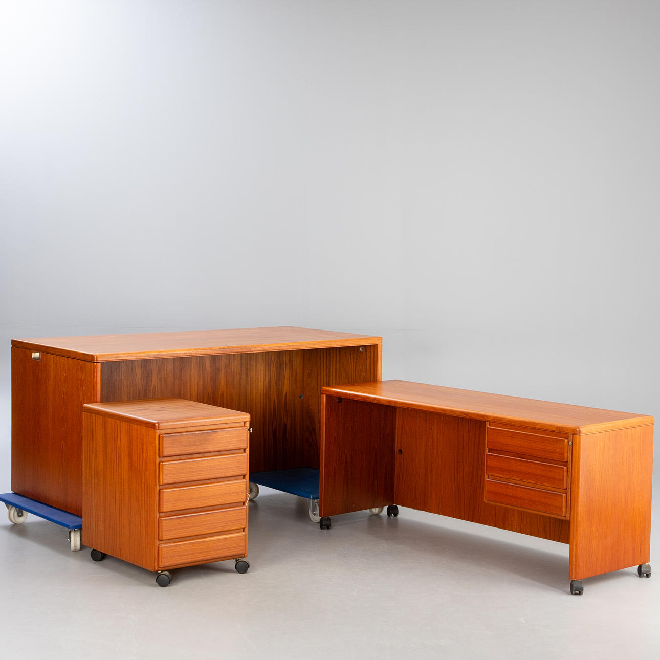 Teak writing desk, 3 pcs 2nd 2nd half of the 20th Jh.