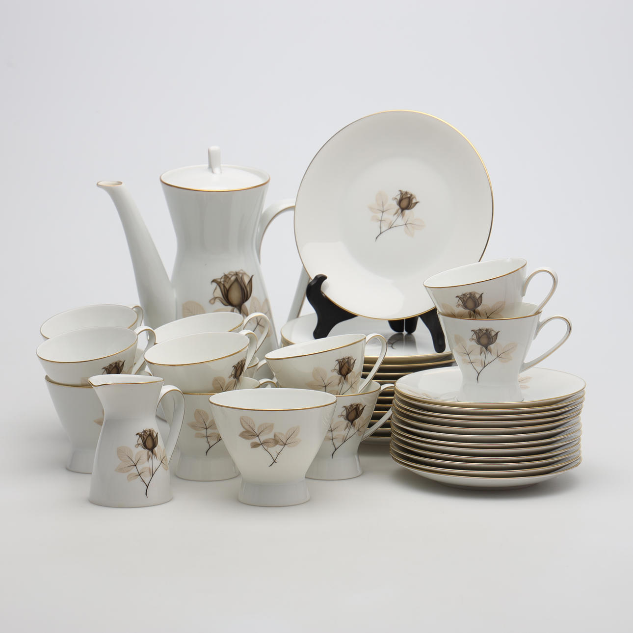 Ein 39-teiliges Kaffeeset, „Shadow Rose“, Rosenthal.