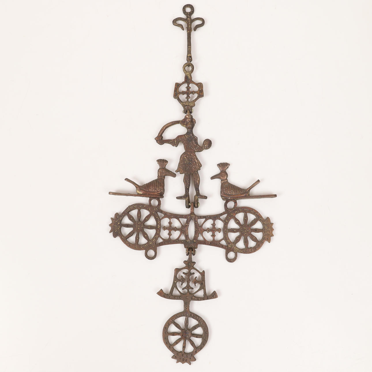 Wandschmuck, patiniertes Messing, 20. Jahrhundert.