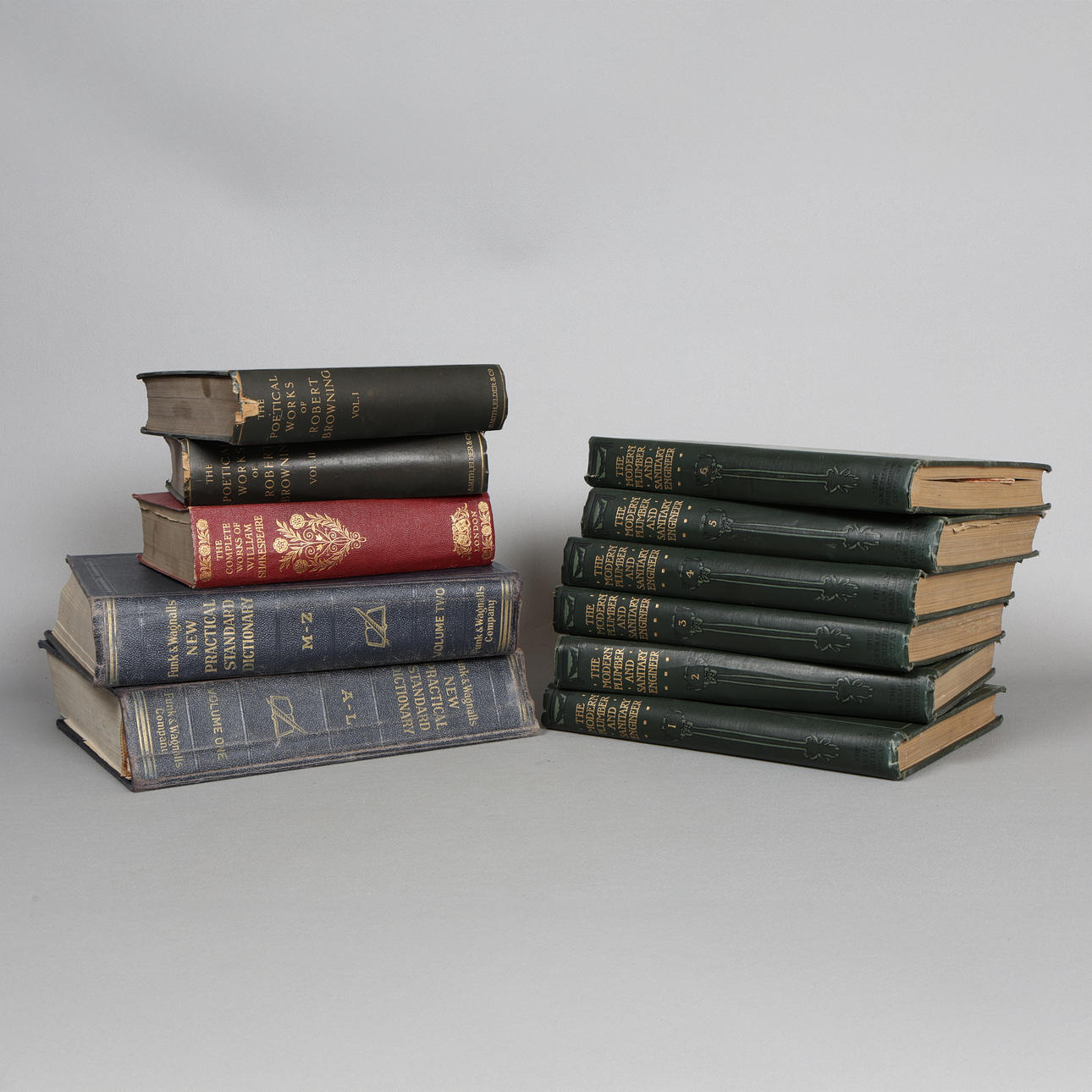 EN SAMLING AF BØGER (11).