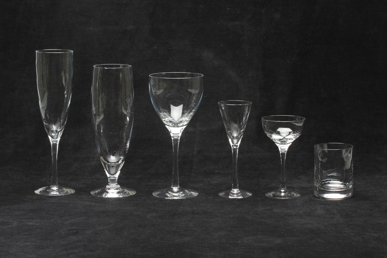 GLASSERVIS, 46 delar. "Chateau", Bertil Vallien. Kosta Boda.