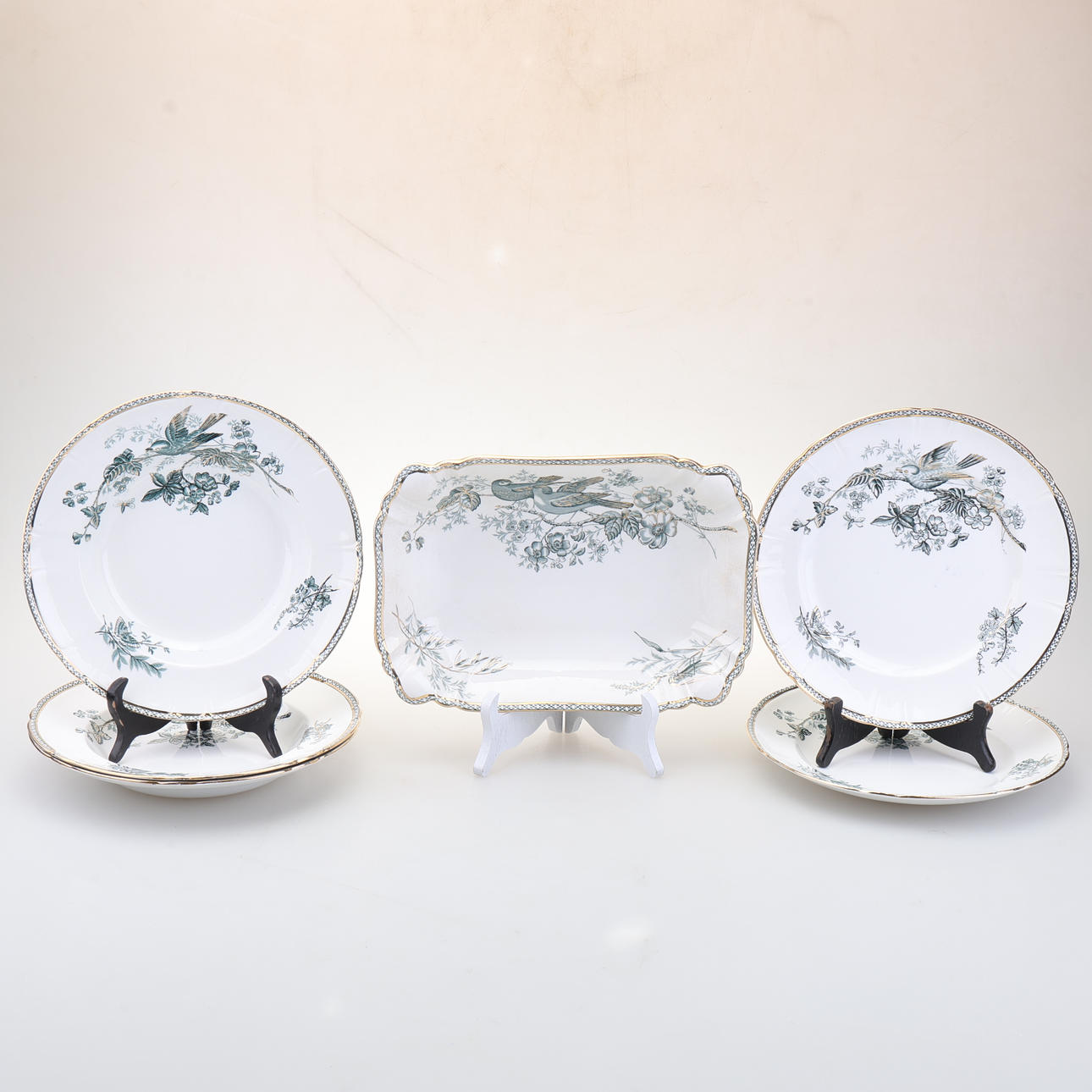 TABLEWARE PARTS, “Wäxjö Gold” 6 pieces.