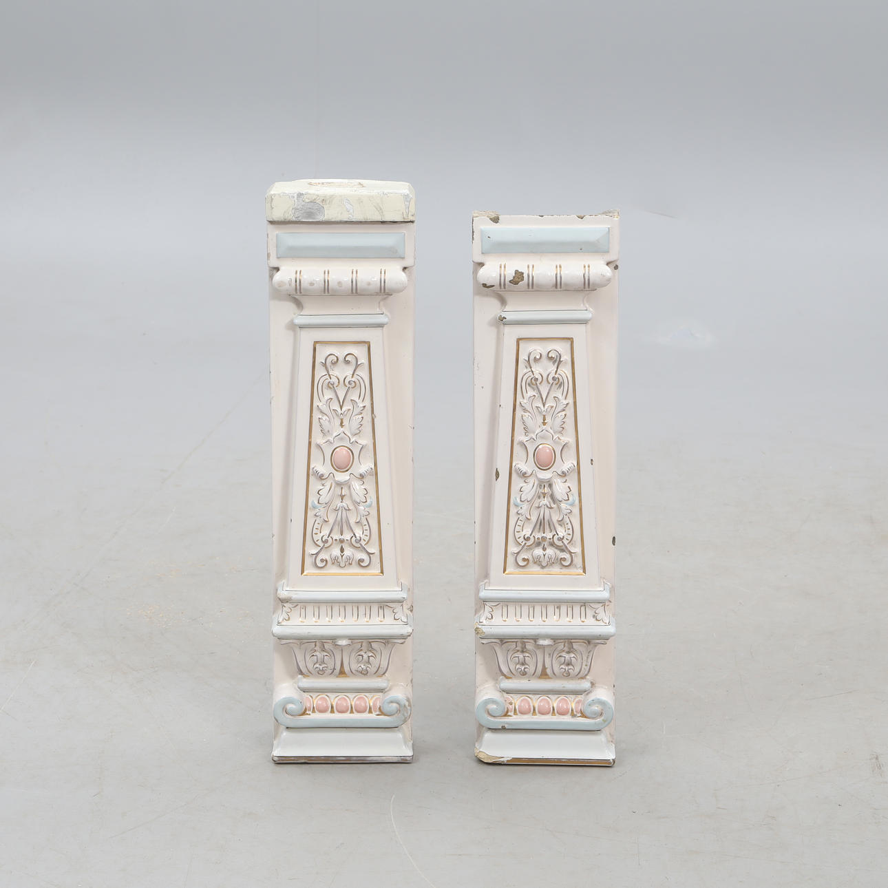 DECOR/ORNAMENTS, for tile oven, a couple.