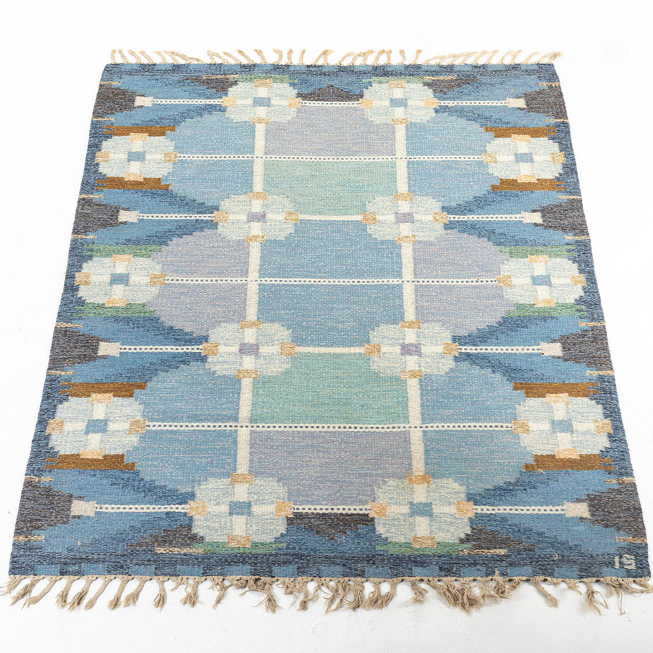 INGEGERD SILOW. Rug, wicker, ca 202 x 137 cm.