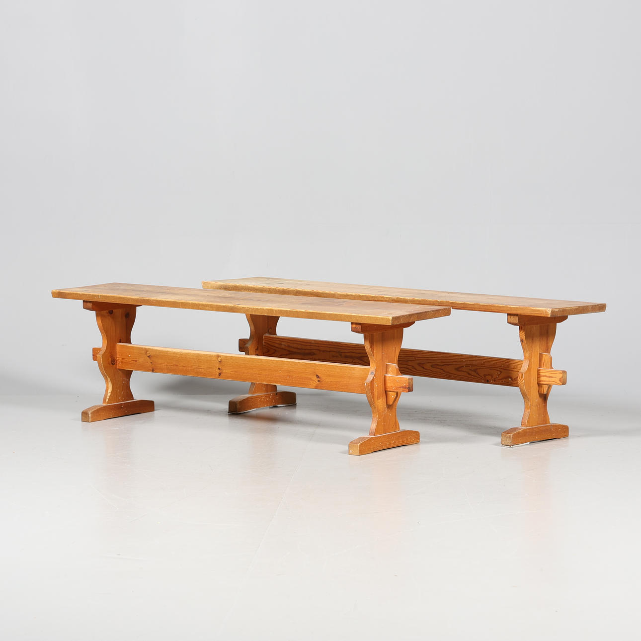 BANCOS DE BANCO, un par.