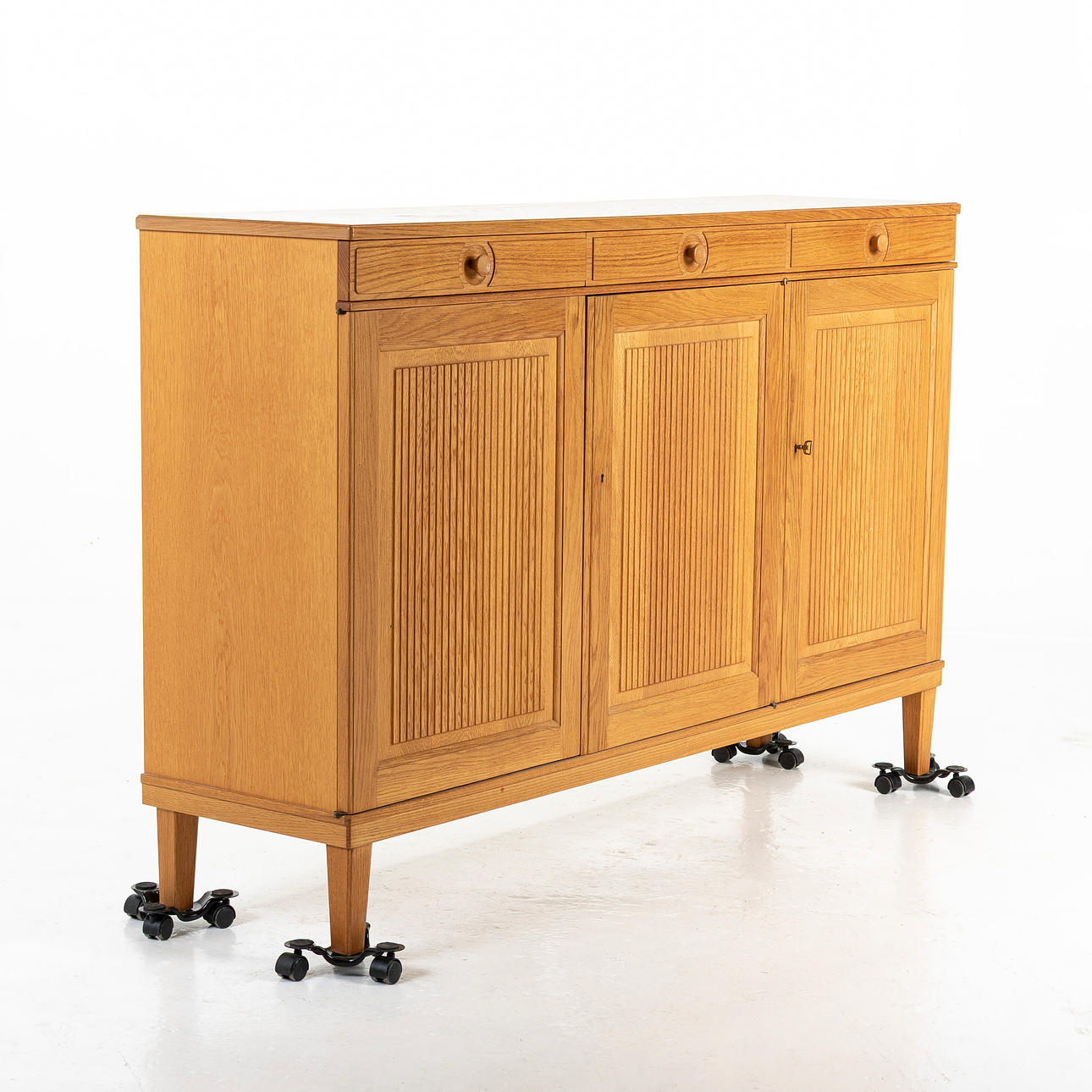 CARL MALMSTEN. Sideboard/Sideboard “Herrgården” Bodafors.