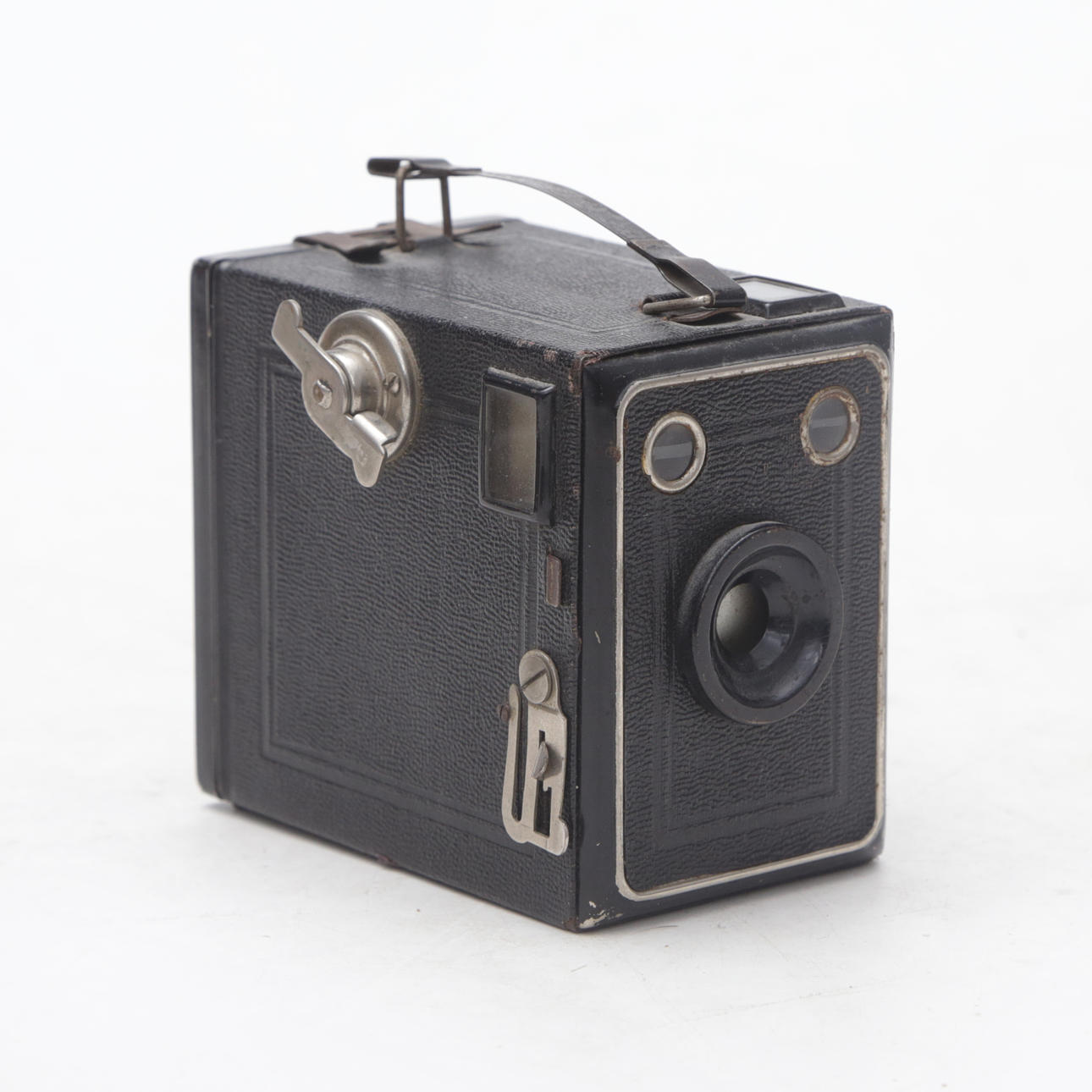 BOX CAMERA, without brand designation.