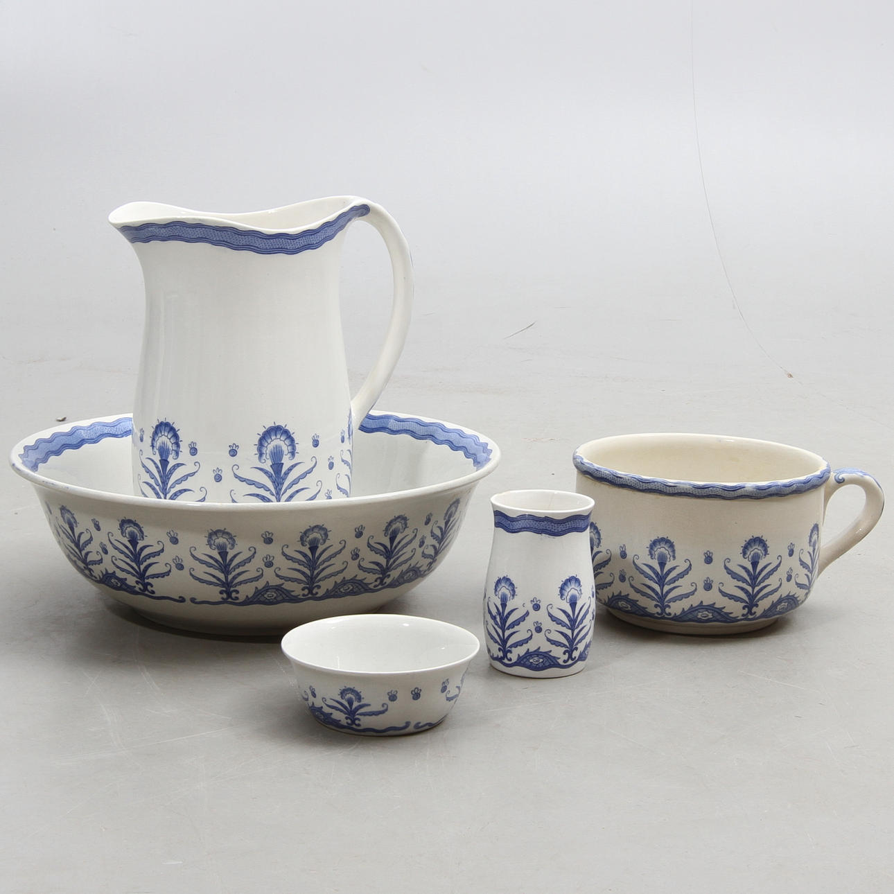 TVÄTTSET, 5 delar, porslin, "Halda", Rörstrand.