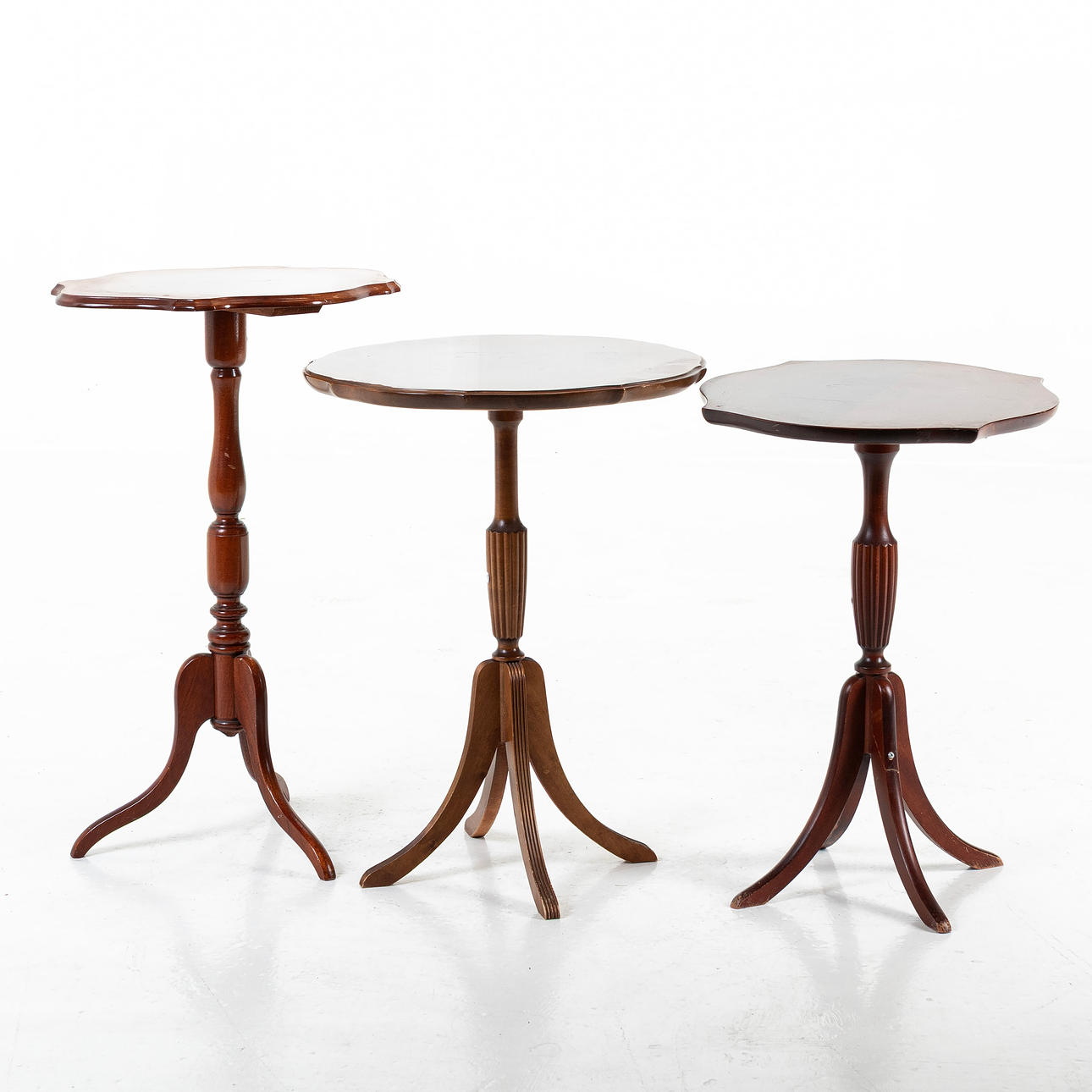 SÄULENTISCH, 3 Stück.