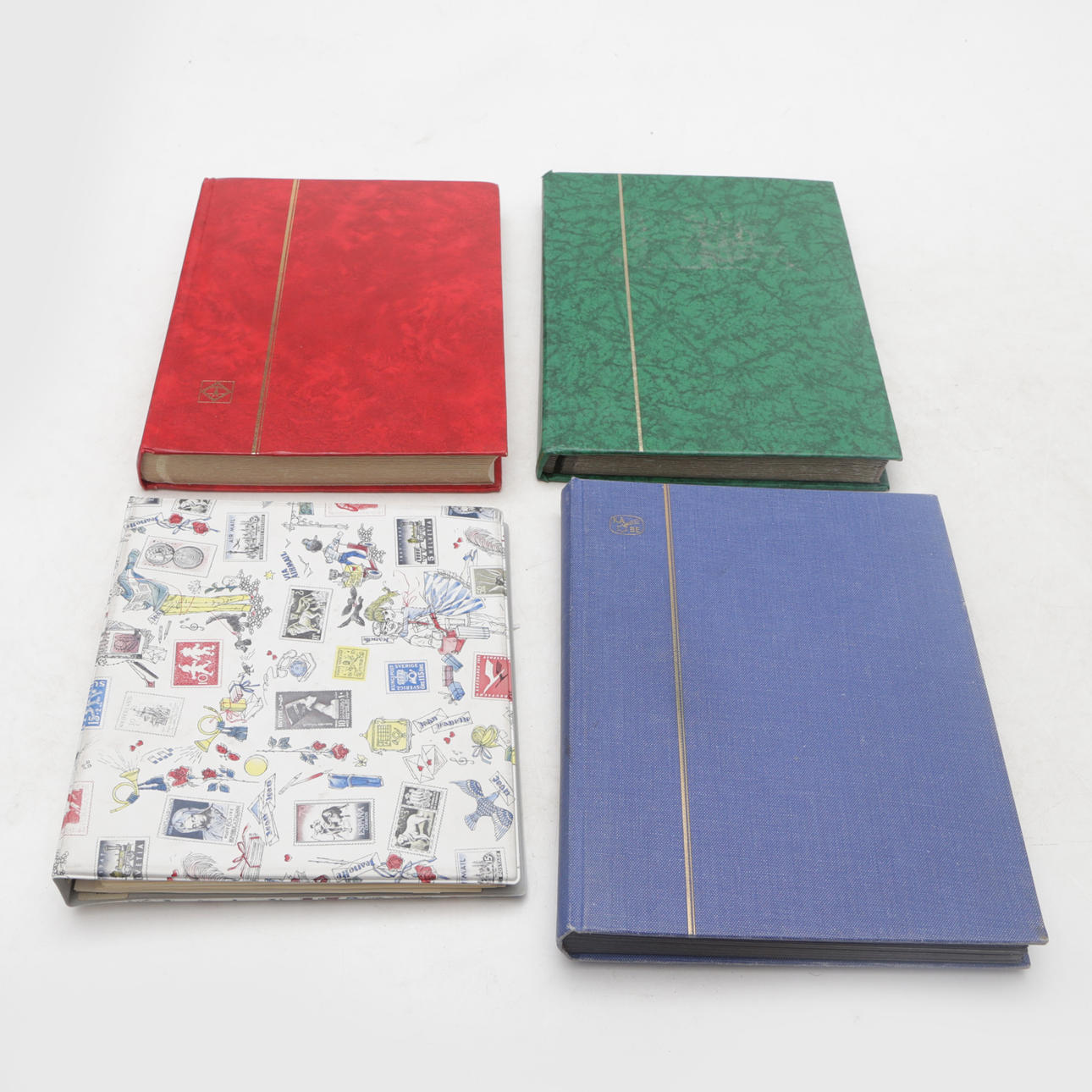 Briefmarkenalbum, 4 Stück, Weltweit.