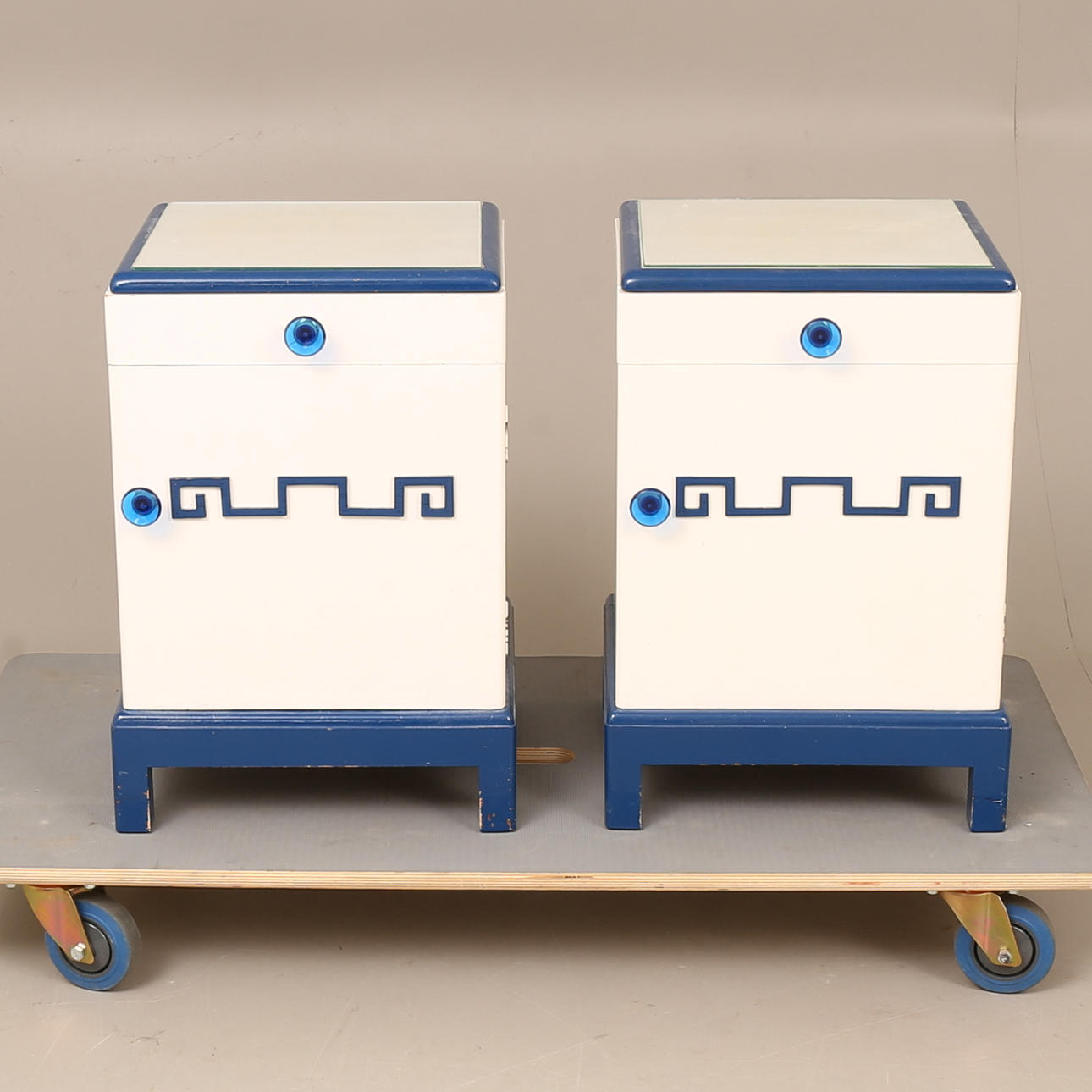 NATTDUKSBORD, två stycken, 1900-tal.