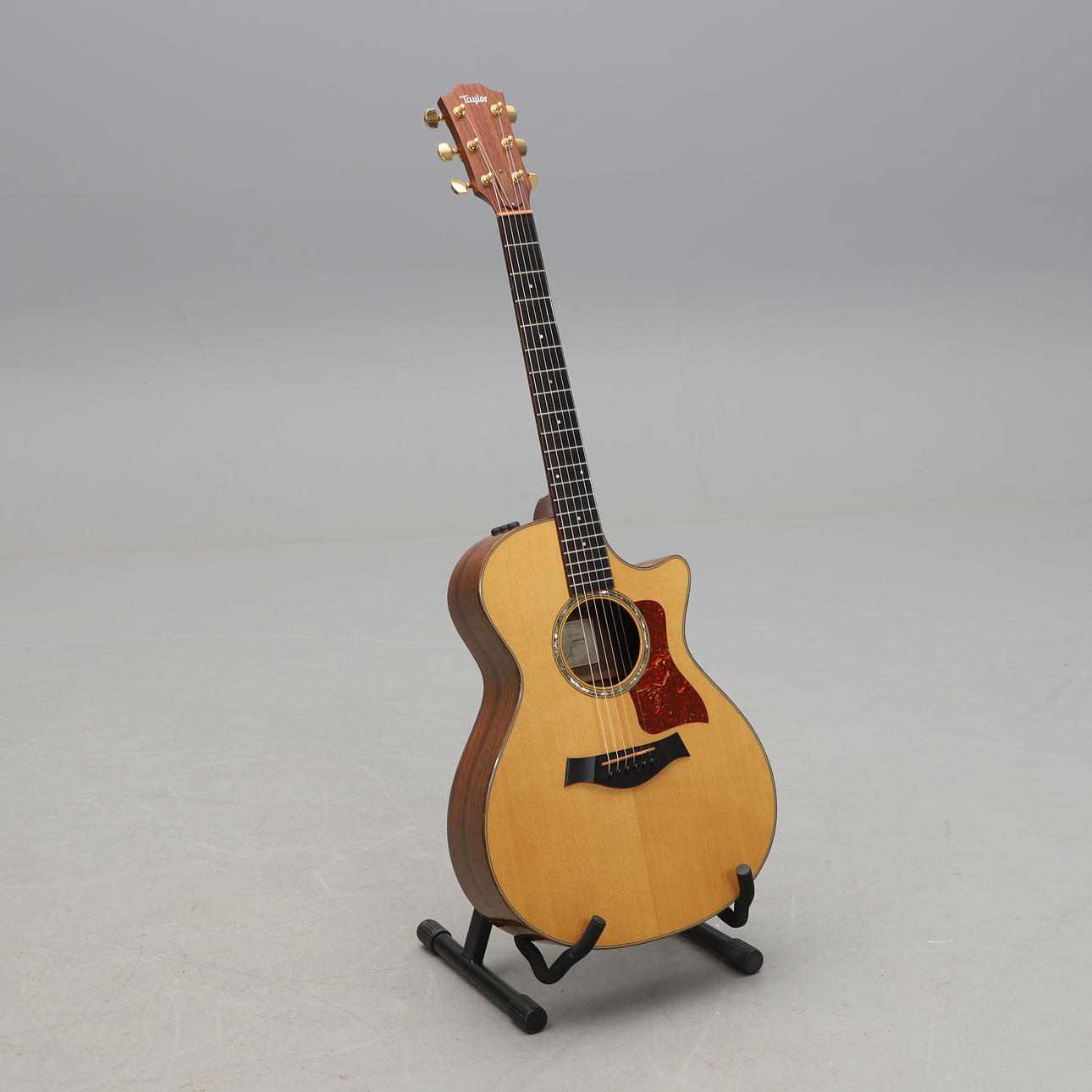 EINE GITARRE, akustisch, Taylor Guitars 712ce, 2008.