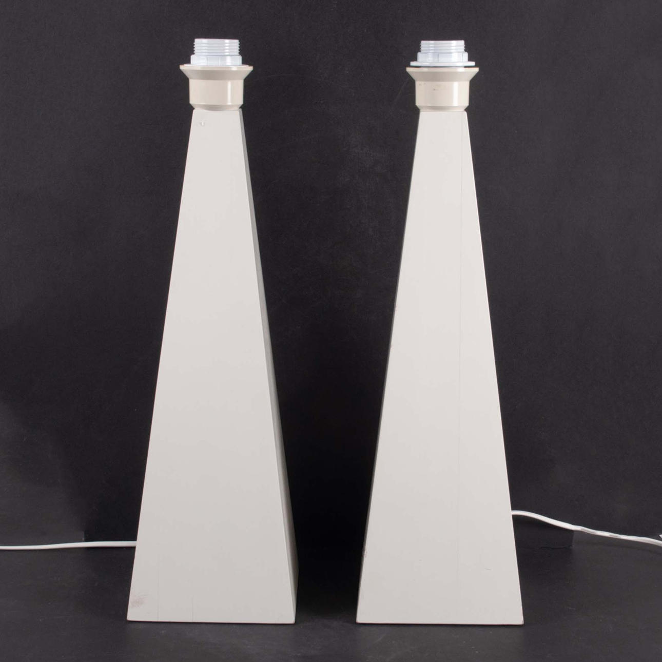 Ein Paar Tischlampen, Bergboms.