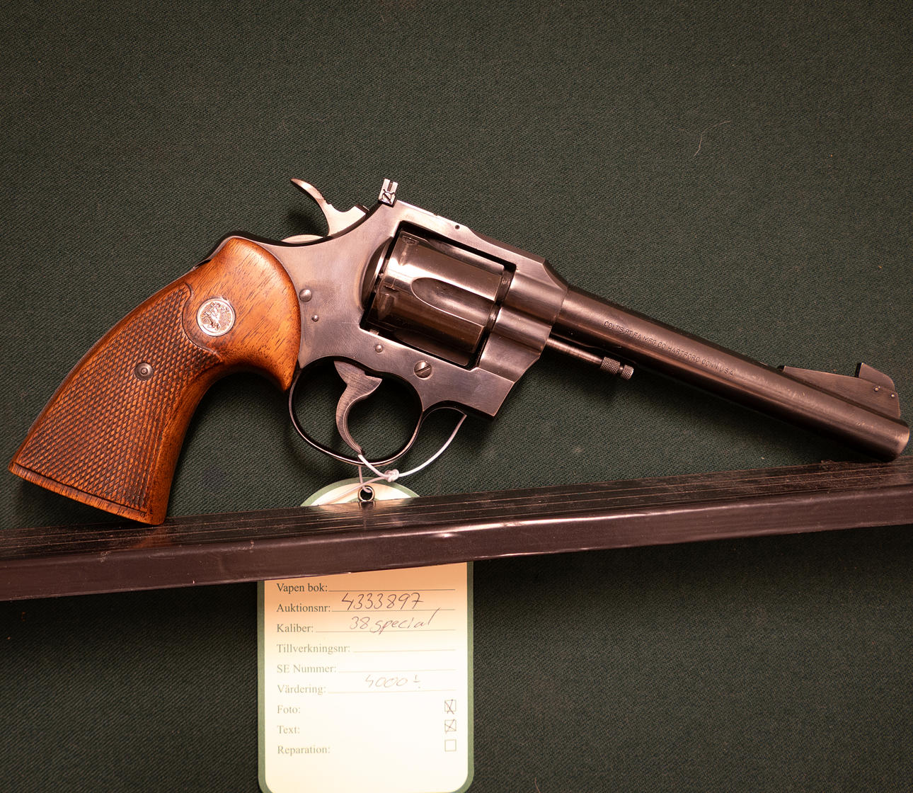 Colt Officers model match kal. 38 Tillv.nr. 919784 SE1078695 ...