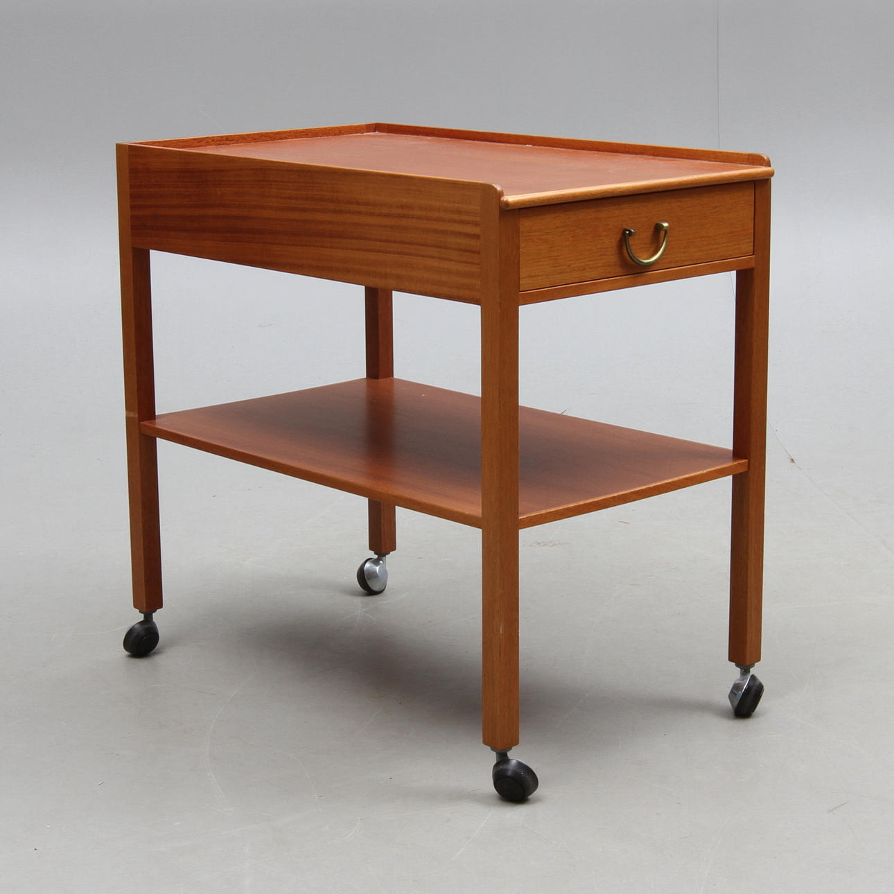 SÄNGBORD, Josef Frank, modell 914, Firma Svenskt Tenn.