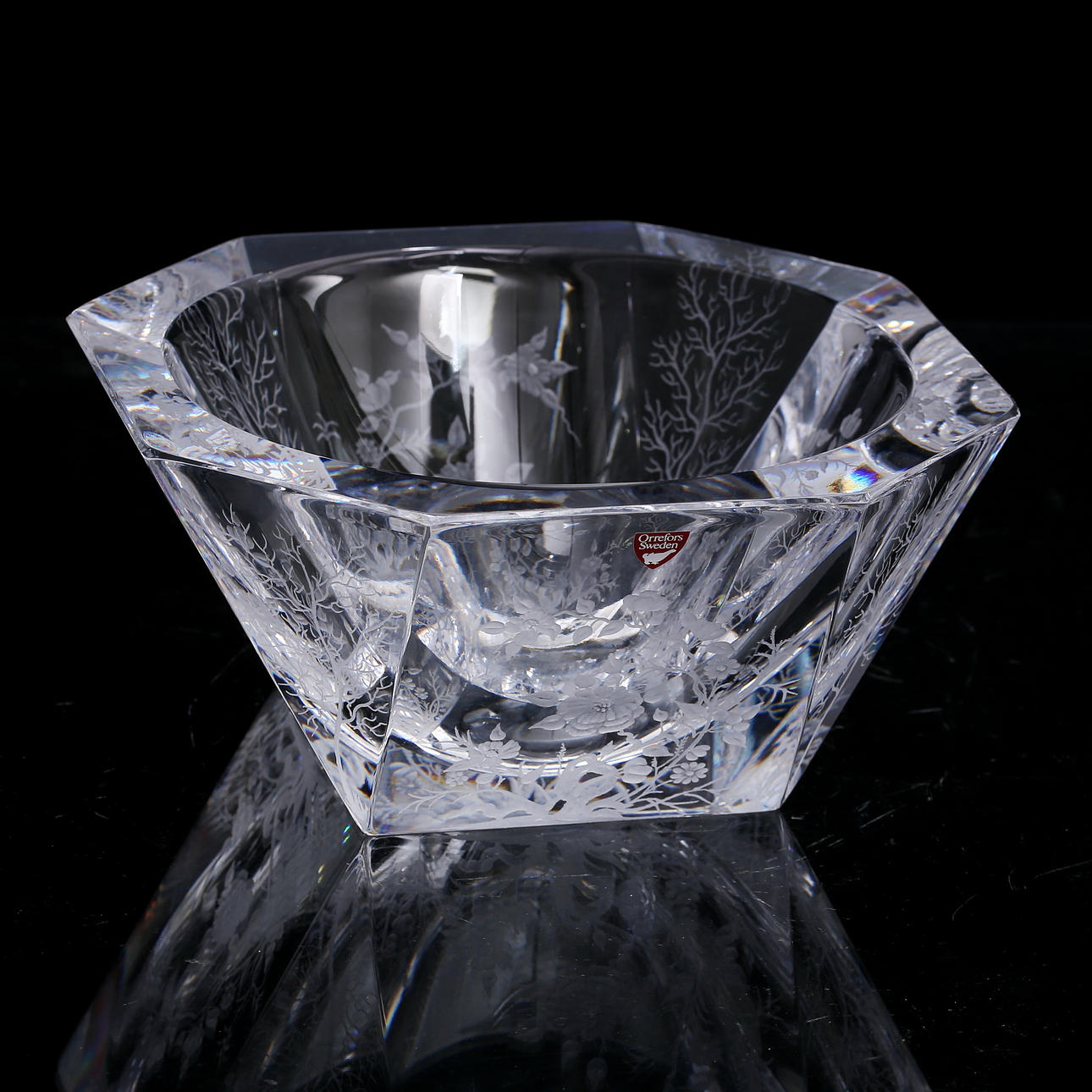 BOWL with polished decor, Lars Hellsten, Orrefors.