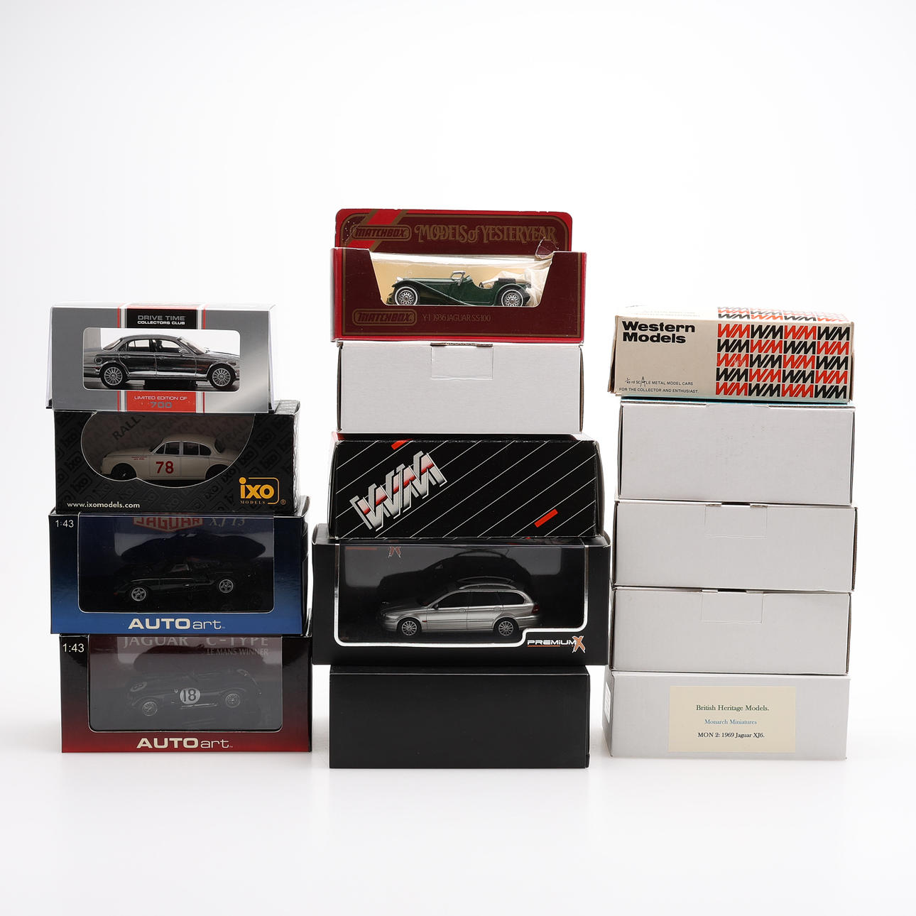 MODELLAUTOS, 14 STÜCK, JAGUAR, MASSSTAB 1:43.