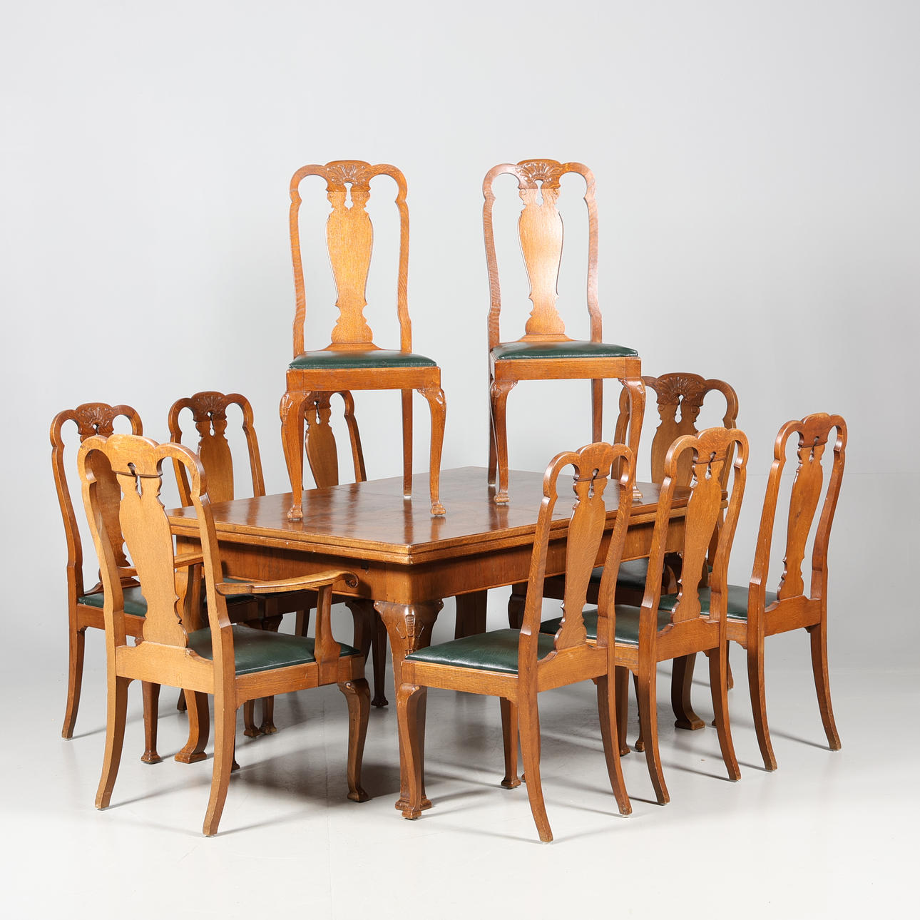 MATSALSGRUPP, 11 delar, senbarockstil.