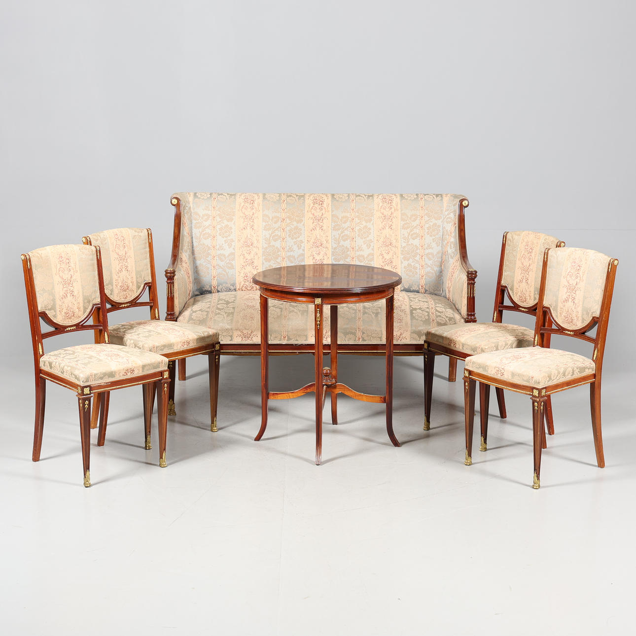 Zona de estar de 6 piezas, estilo imperio.