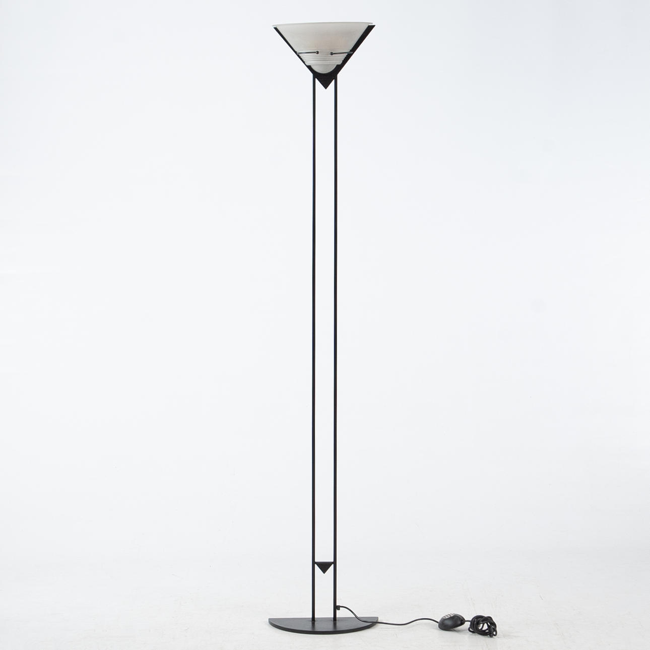 FLOOR LAMP. Contemporary uplight.