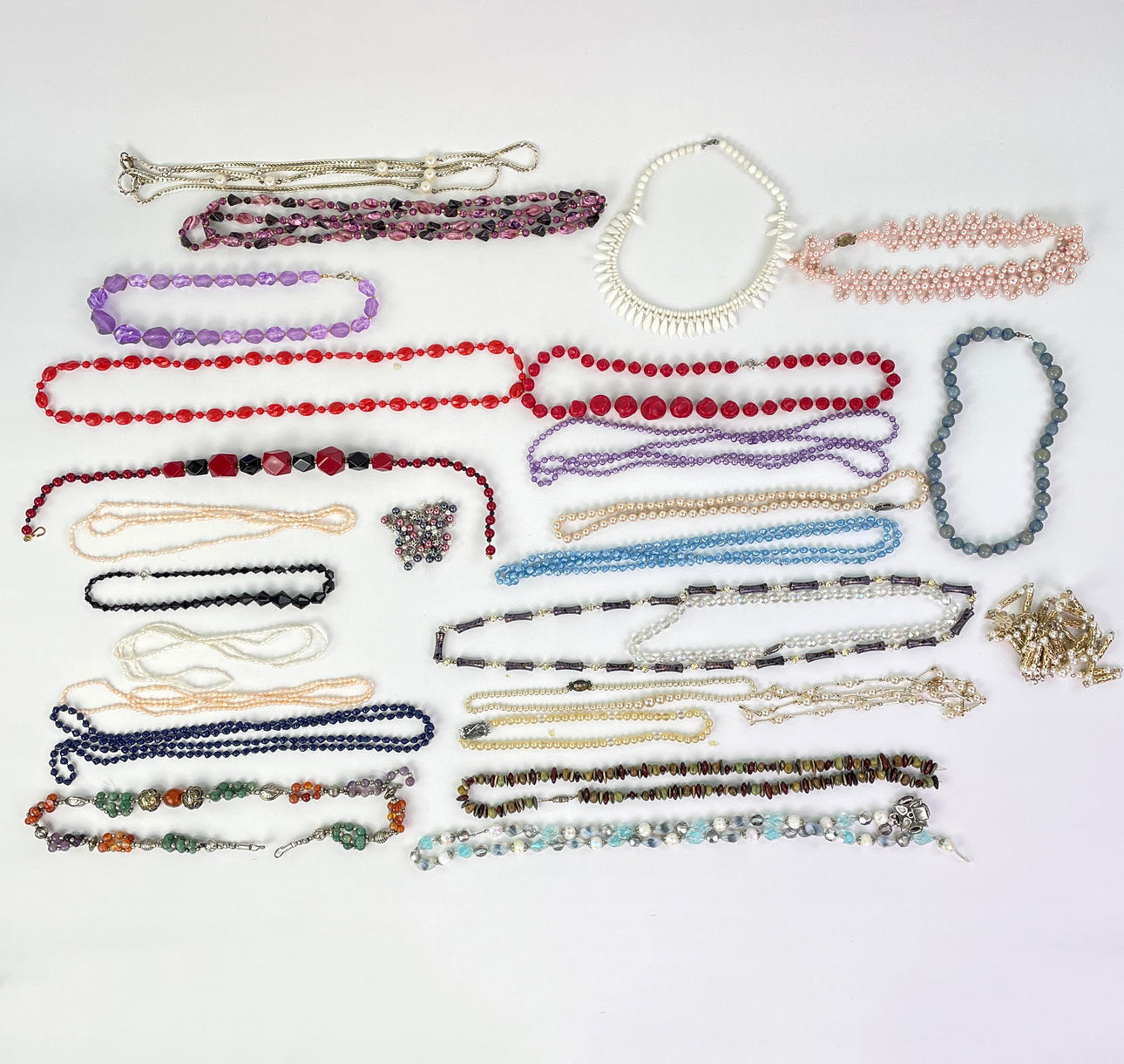 LOT OF BIJOUTERIER, 27 Stück.