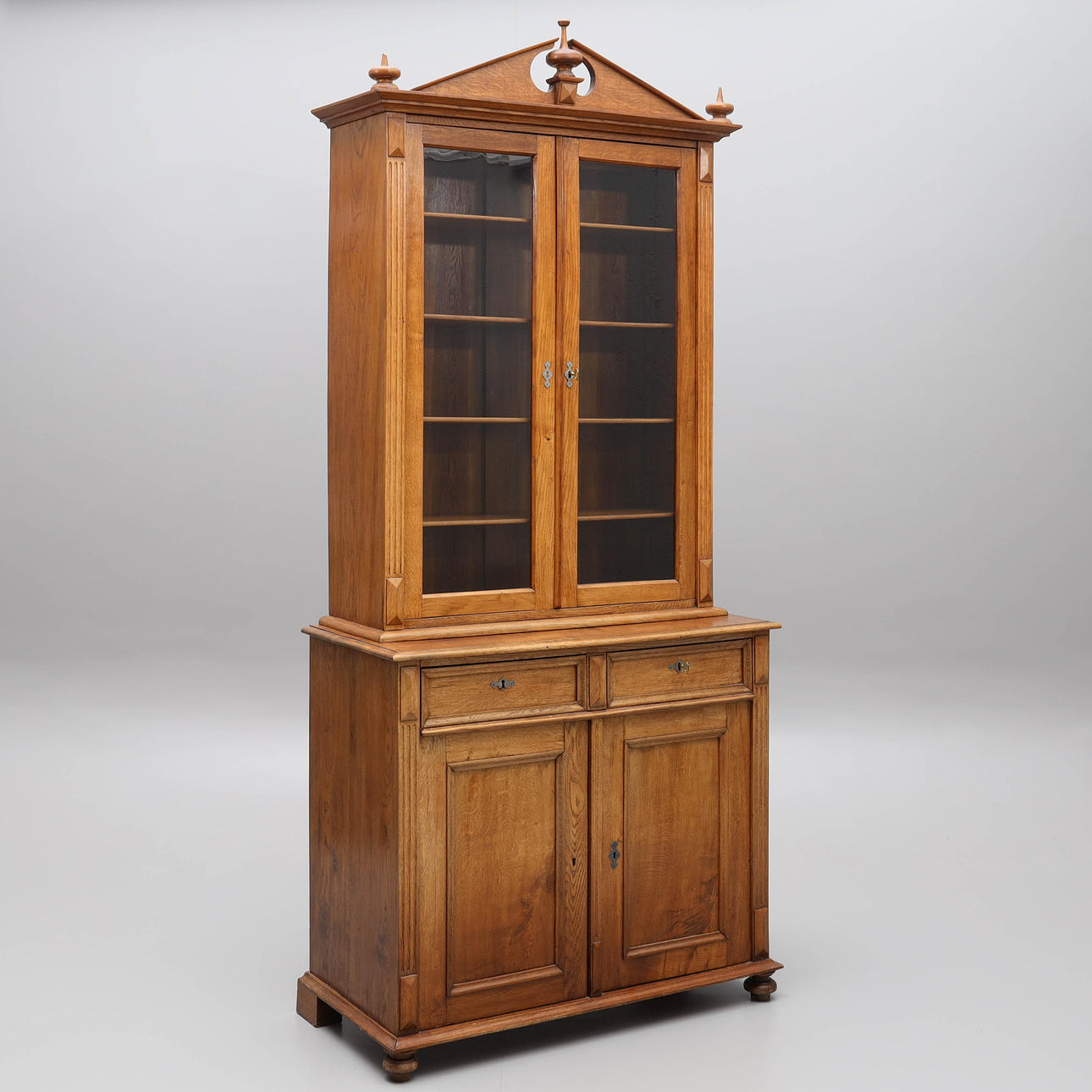 BOKSKÅP, ek, 1900-tal.