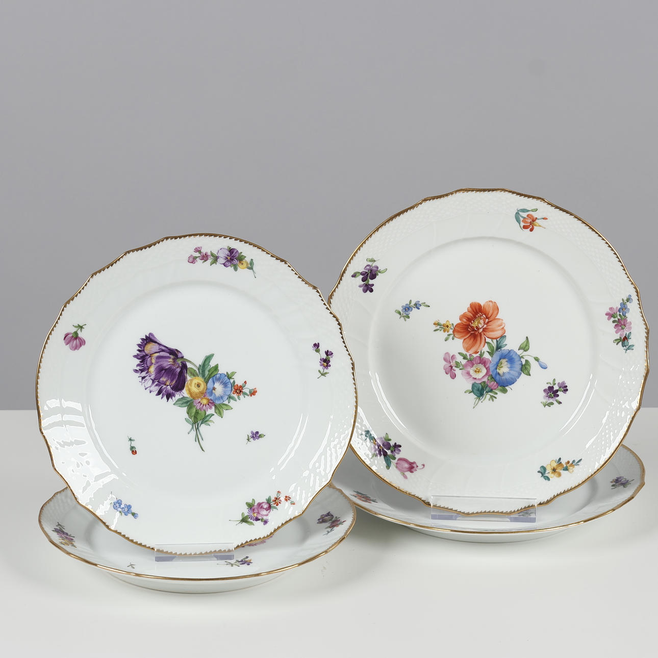 ROYAL COPENHAGEN, dele Saksisk blomst (4).