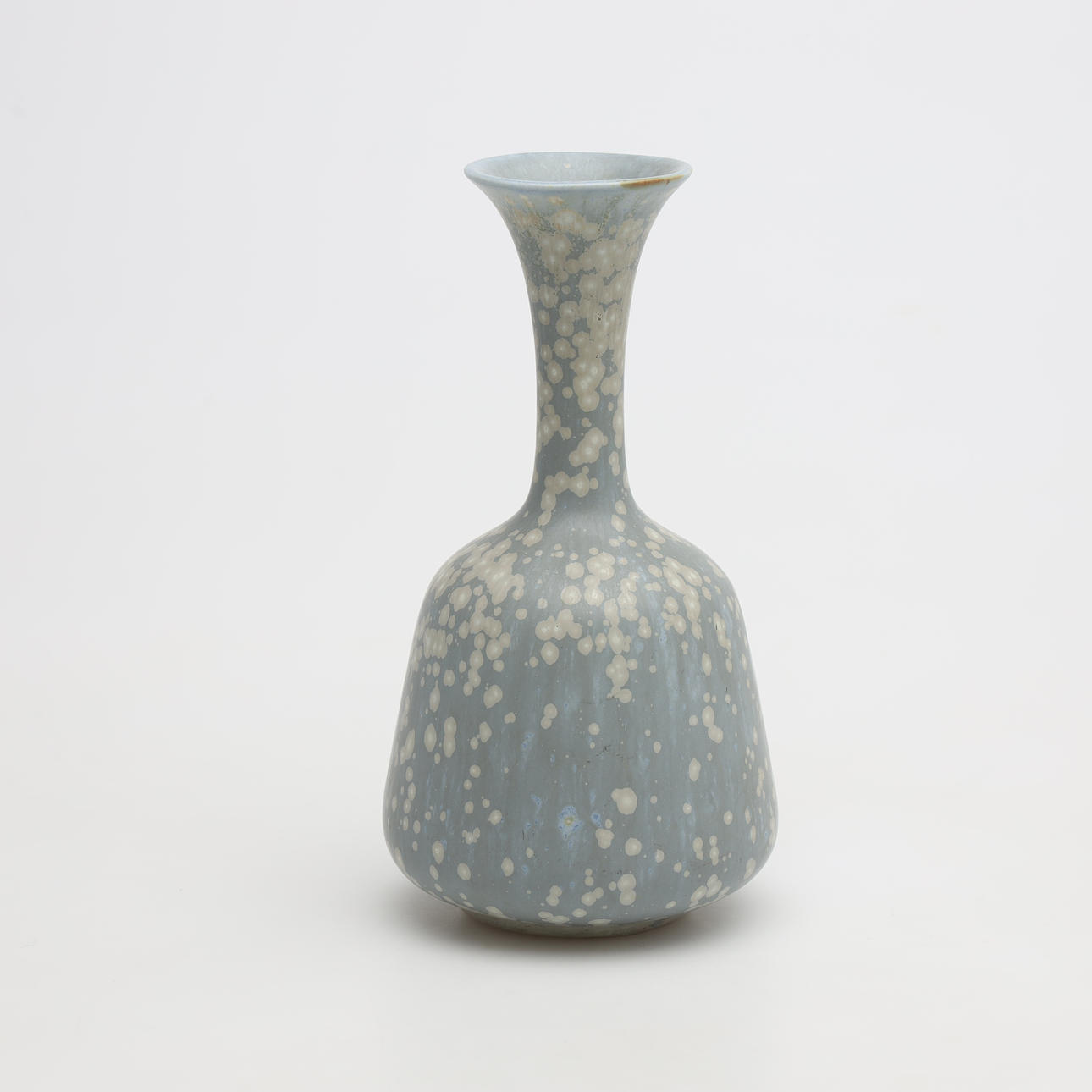 GUNNAR NYLUND. A vase, glazed stoneware, Rörstrand.